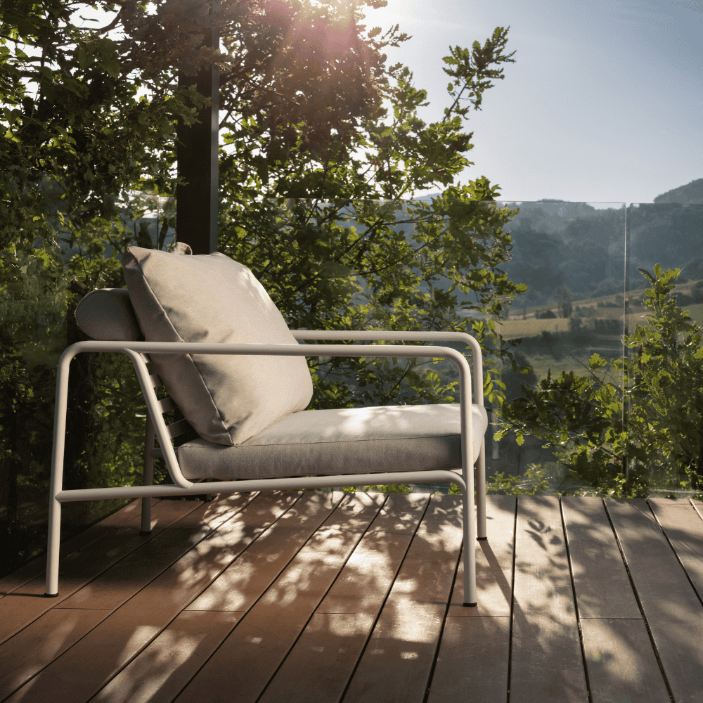 AVON Outdoor Lounge Chair - Comfortable Patio Furniture for Poolside, Garden, and Backyard Relaxation