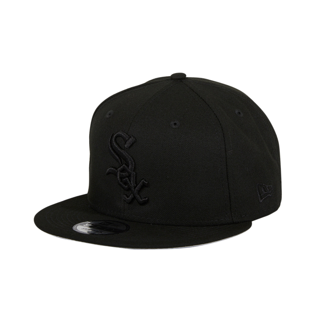 New Era 9Fifty MLB Chicago White Sox Snapback Hat - Black on Black | Adjustable Baseball Cap for Men & Women | Perfect for Games, Streetwear & Sports Fans