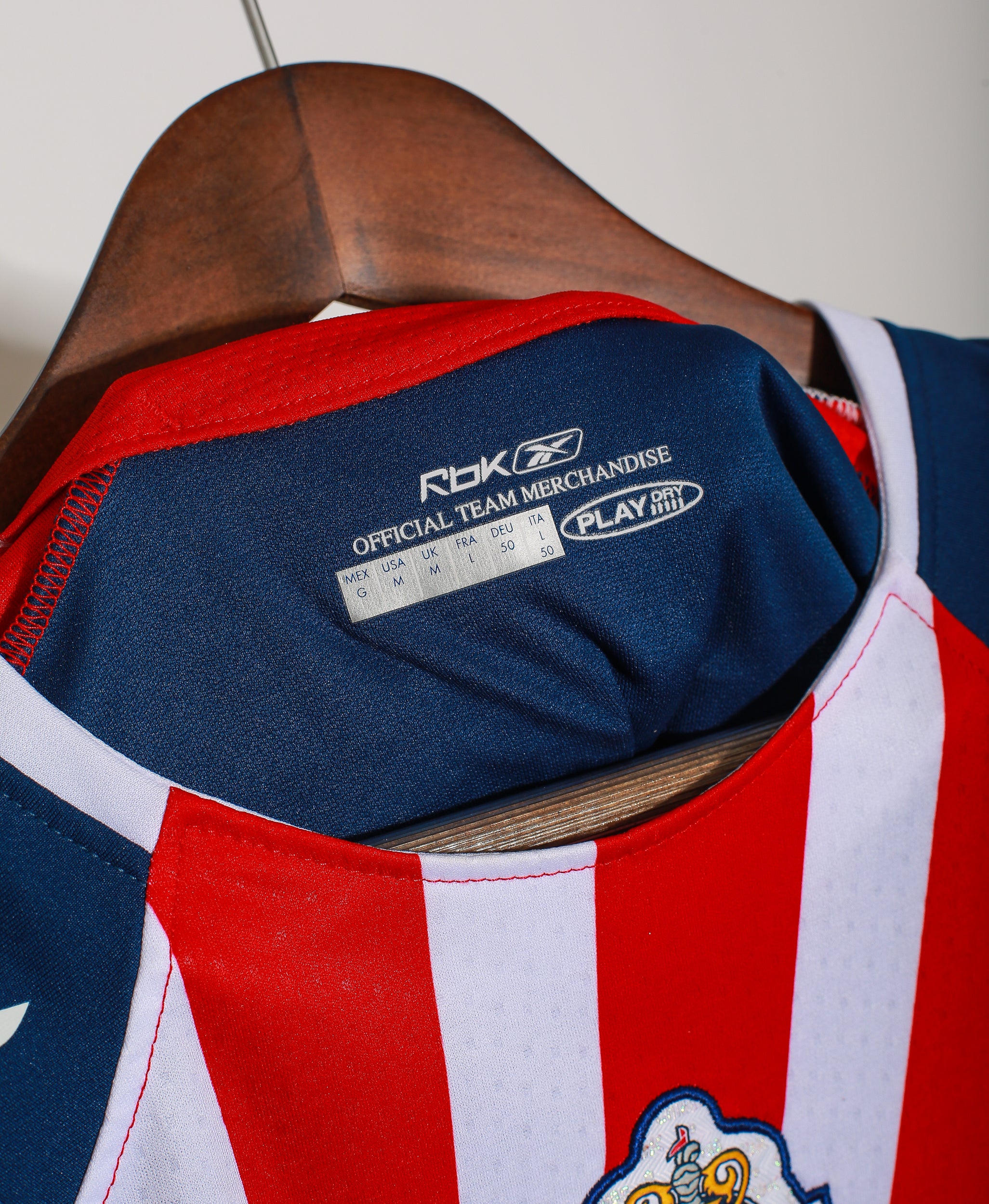 Authentic 2008-2009 Chivas Guadalajara Home Jersey (Size M) - Perfect for Soccer Fans, Collectors & Match Day Wear