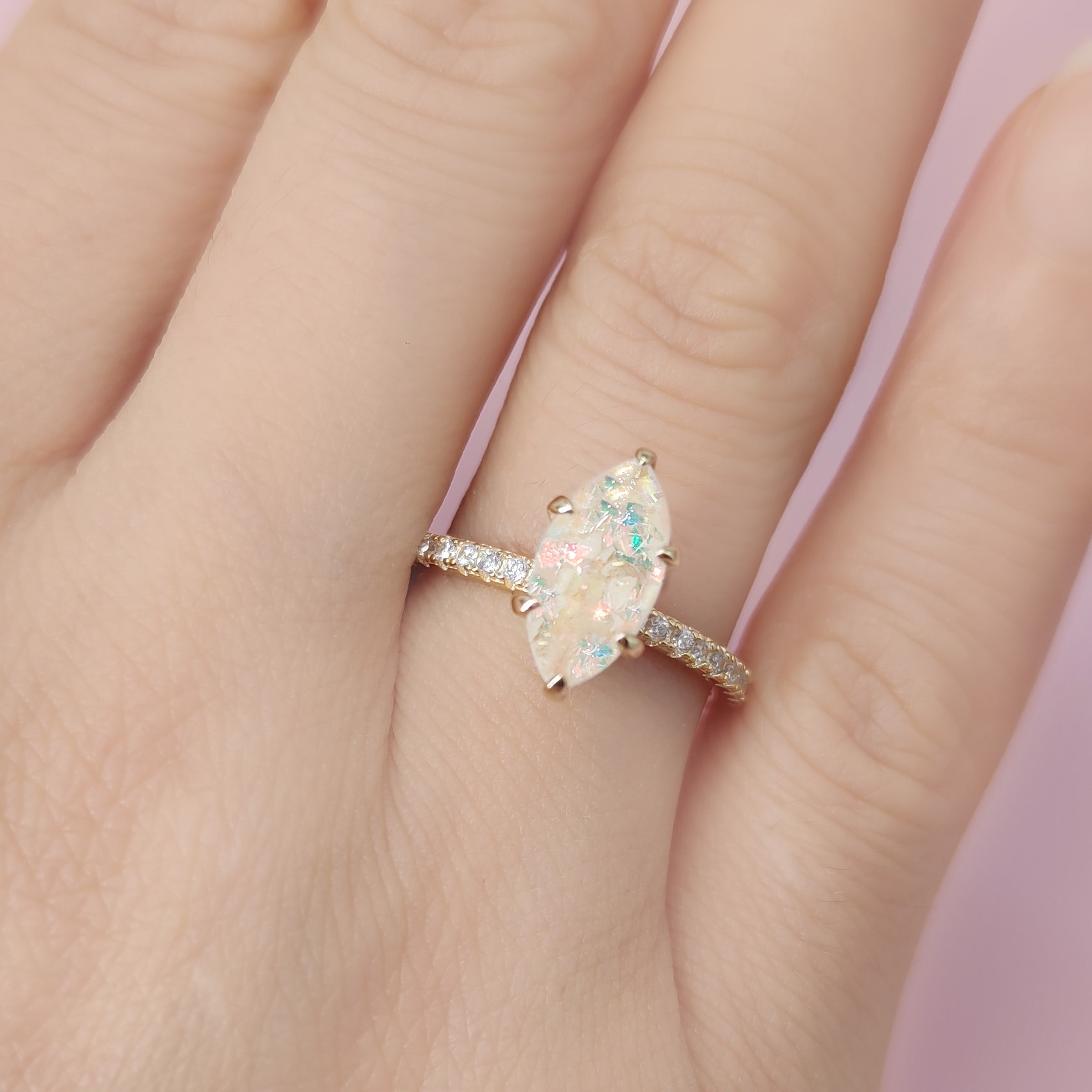 Eternal Light: Ashes Ring - Memorial Jewelry for Loved Ones | Handcrafted Silver Cremation Ring for Remembrance | Perfect for Funeral, Memorial Service & Everyday Wear to Honor Departed Souls