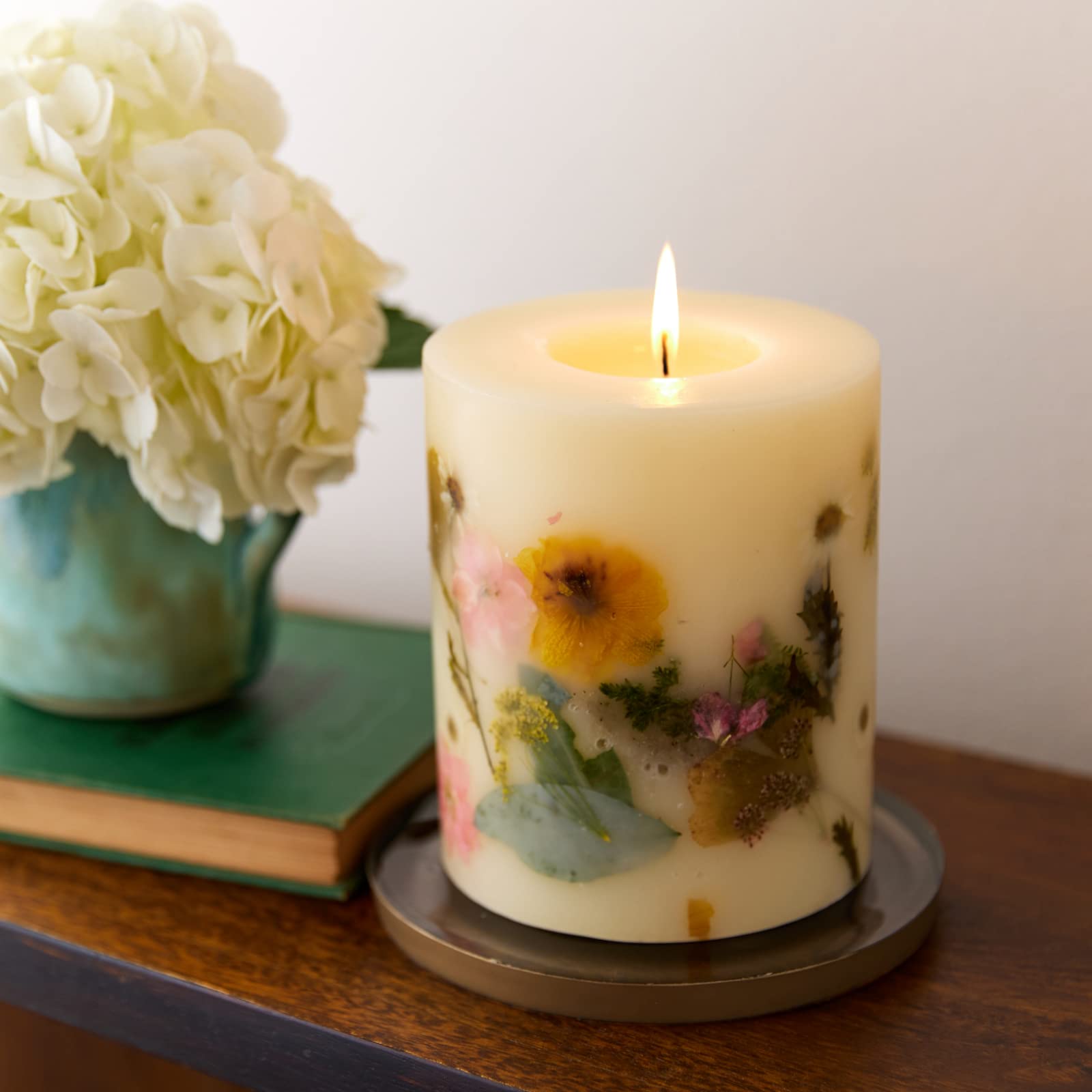 Rosy Rings Round Botanical Lemon Blossom & Lychee Scented Candle - Natural Aromatherapy, Luxury Home Decor, Long-Lasting Soy Wax Candle for Relaxation, Meditation & Romantic Ambiance (Medium Size)