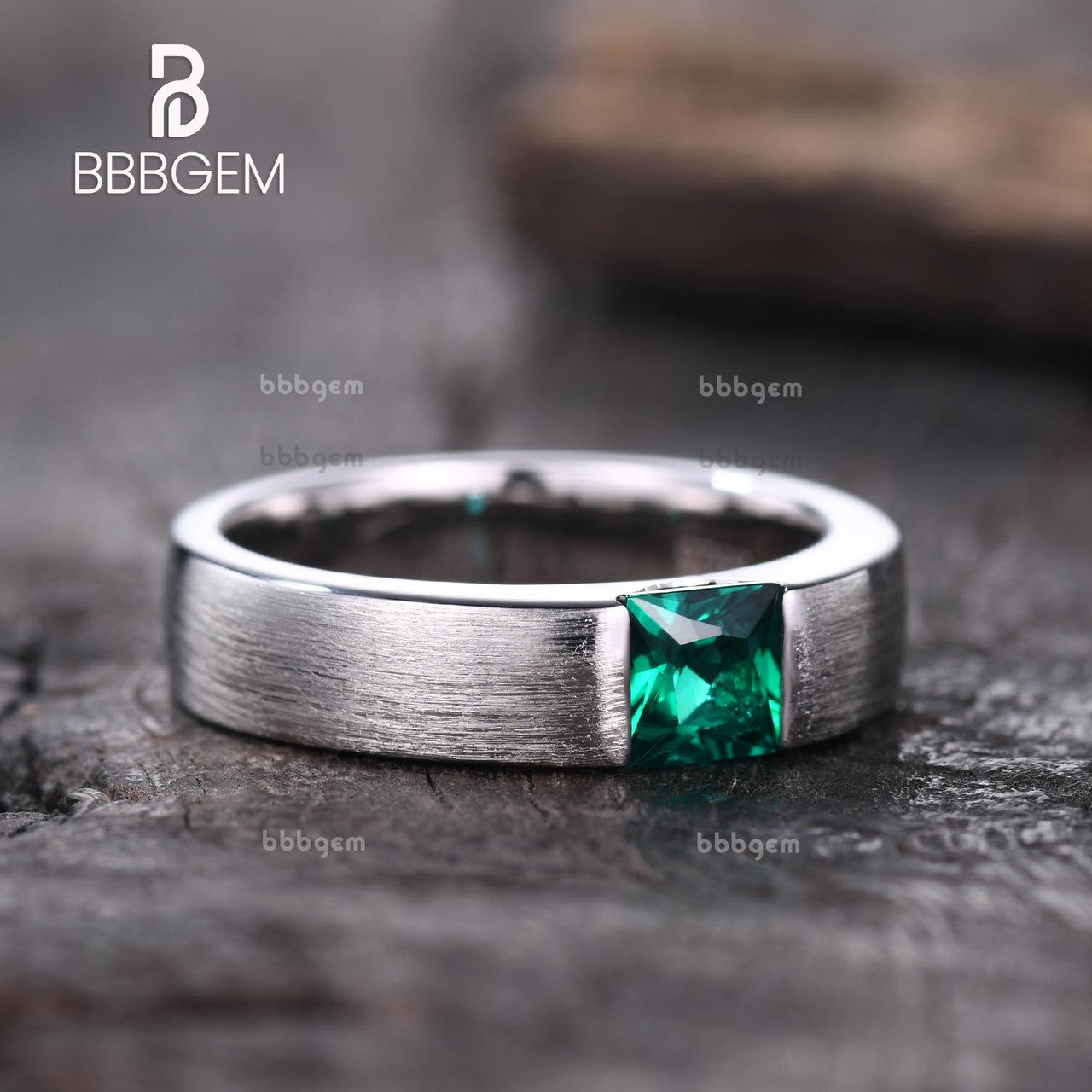 Square Emerald Solitaire Wedding Band for Men & Women - 14K Gold Unisex Engagement Ring - Perfect for Weddings, Anniversaries & Special Occasions