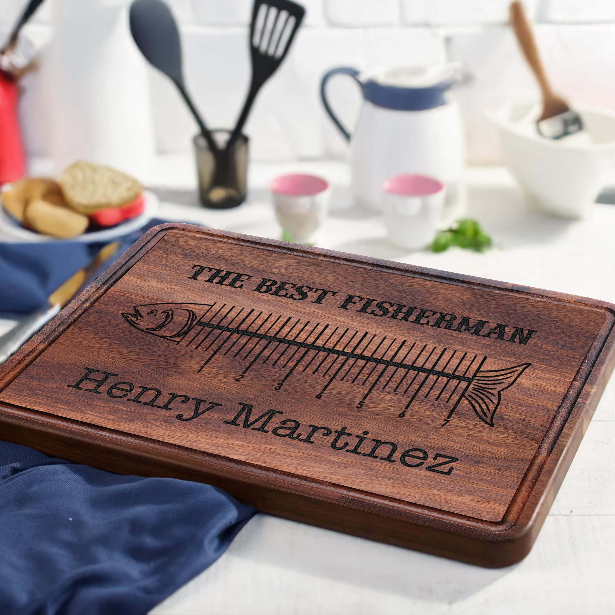 Custom Fish Cleaning Board - Personalized Wooden Cutting Board for Kitchen & Outdoor Use | Fishing, Camping, BBQ & Hunting Gifts for Men | Perfect Father's Day, Birthday Gift for Dad | Ideal for Home Cooking, Camping Trips & Backyard Grilling