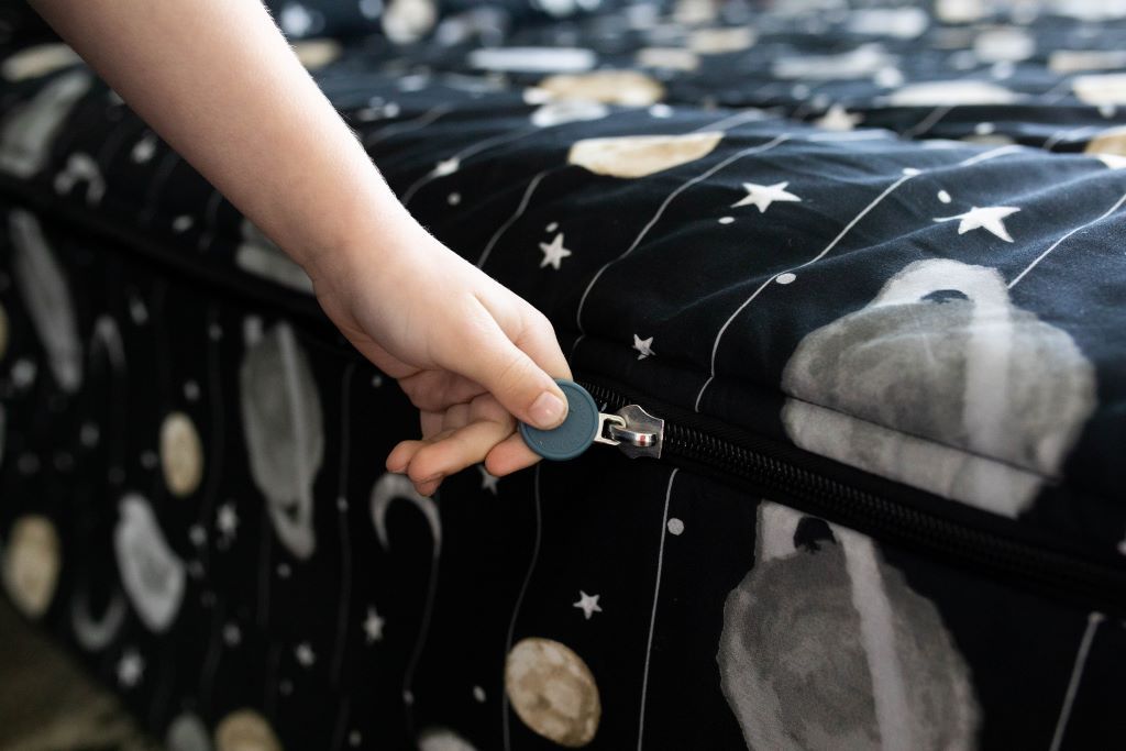 Out Of This World Zipper Bedding Set - Soft & Breathable Comforter Cover with Zipper Closure - Perfect for Kids, Teens & Adults Bedrooms - Cozy Home Decor for All Seasons