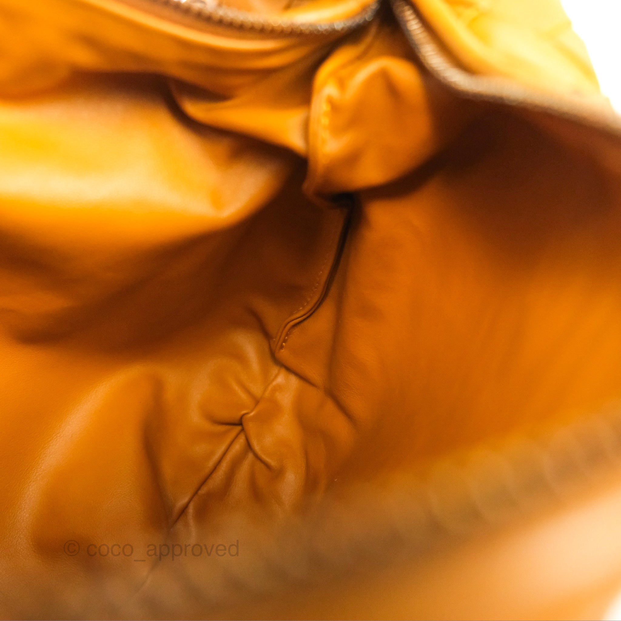 Bottega Veneta Teen Jodie Bag in Caramel Intrecciato Lambskin Leather - Luxury Crossbody Shoulder Bag for Women, Perfect for Everyday Use & Special Occasions