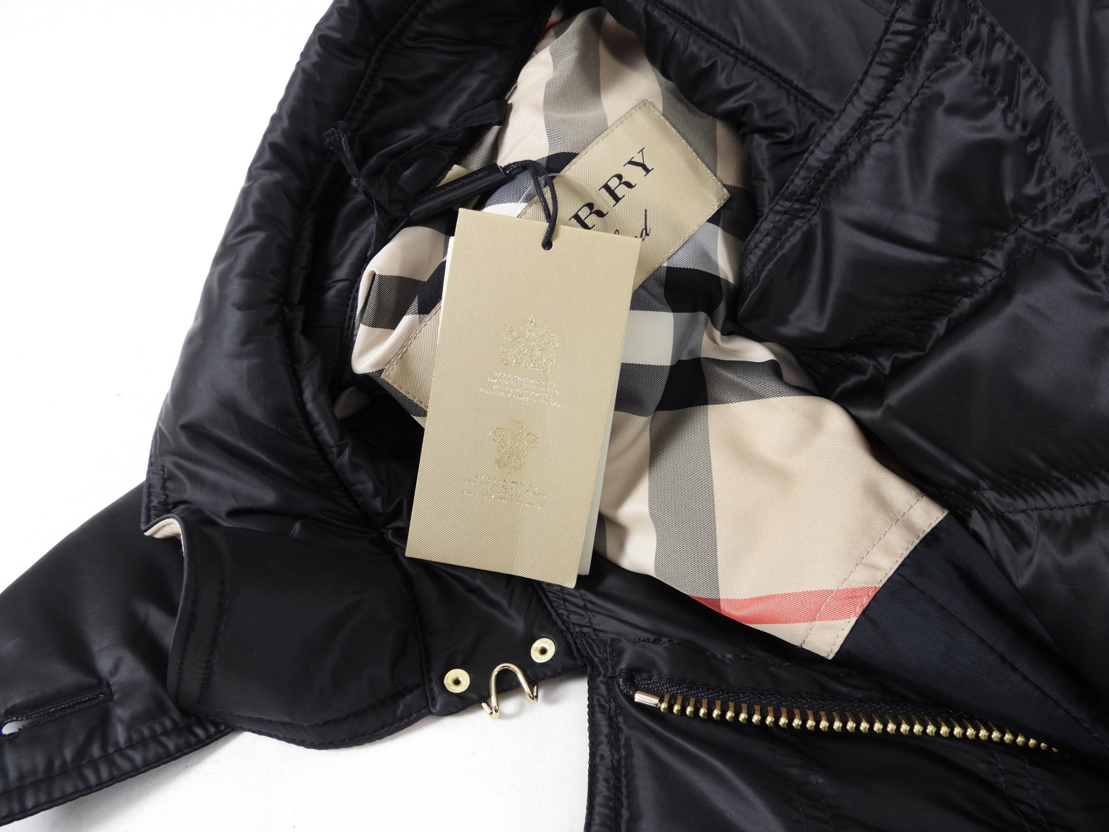 Burberry Black Down Chesterford Puffer Coat with Hood - Women's Winter Jacket, Size M (US 6/8) | Waterproof Warm Parka for Cold Weather, Outdoor Activities & Fashion Streetwear