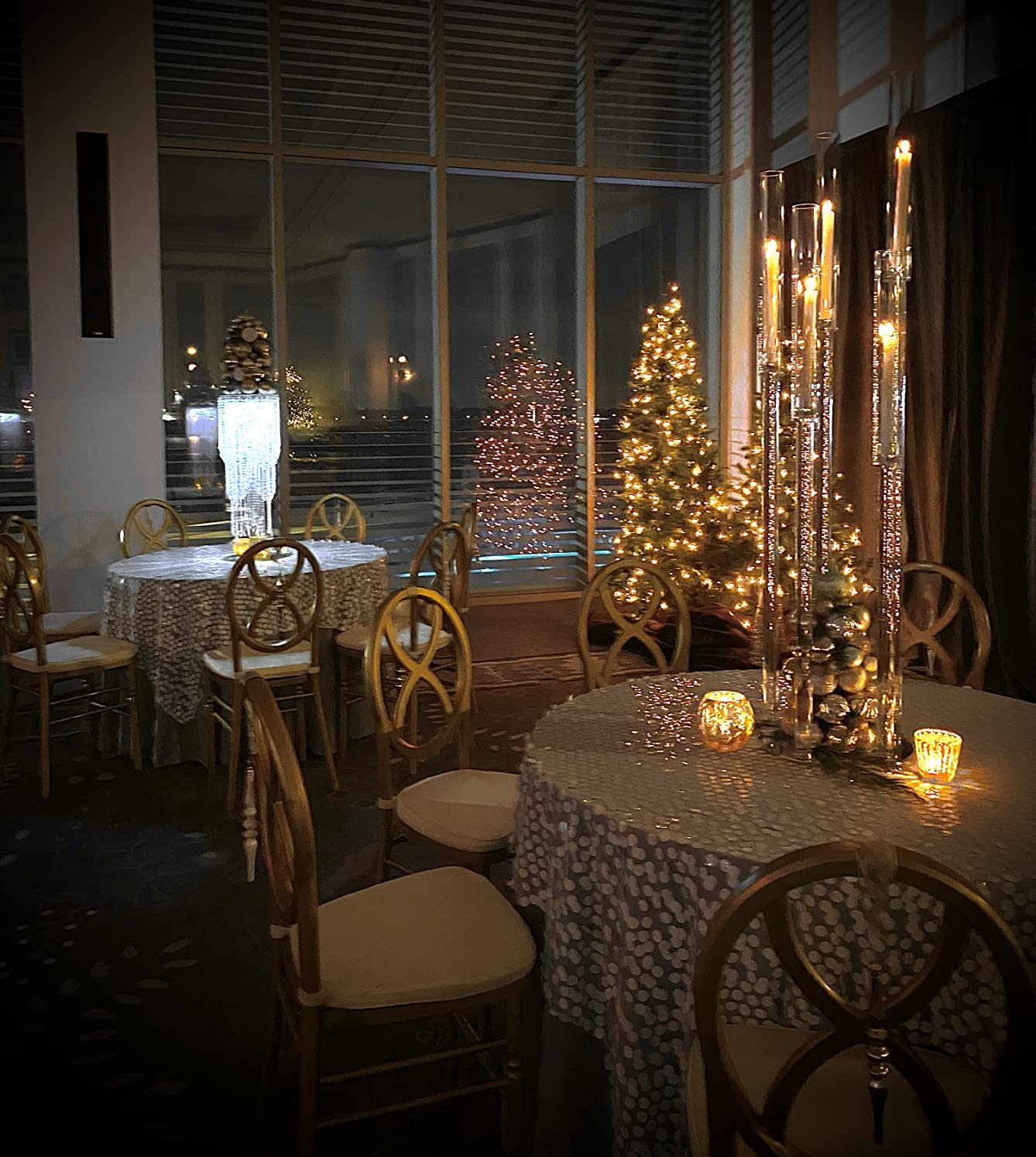 LOVECANDOU LED Flameless Taper Candles - Battery Operated Electric Candles with Remote & Timer, Realistic Flickering Wax Effect, Floating Candle Sticks for Windows, Home Decor, Wedding, Christmas, Halloween (White) - Perfect for Romantic Dinners, Holiday Decorations and Cozy Ambiance
