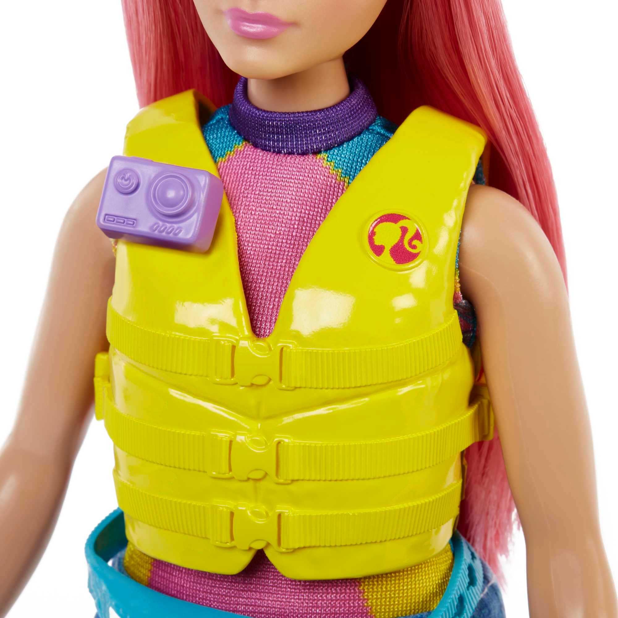 Barbie Let's Go Camping! Daisy Camping Doll with Pink Hair, Kayak & Toy Accessories (Mattel HDF75) - Perfect for Outdoor Adventures & Pretend Play