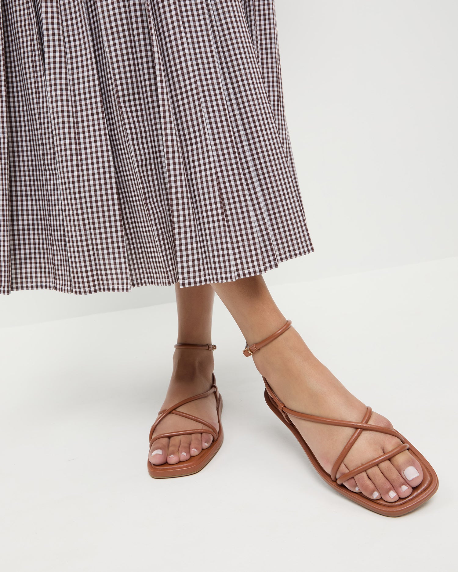 Noor Timber Leather Flat Sandal - Women's Comfortable Casual Summer Shoes for Beach, Walking & Outdoor Activities