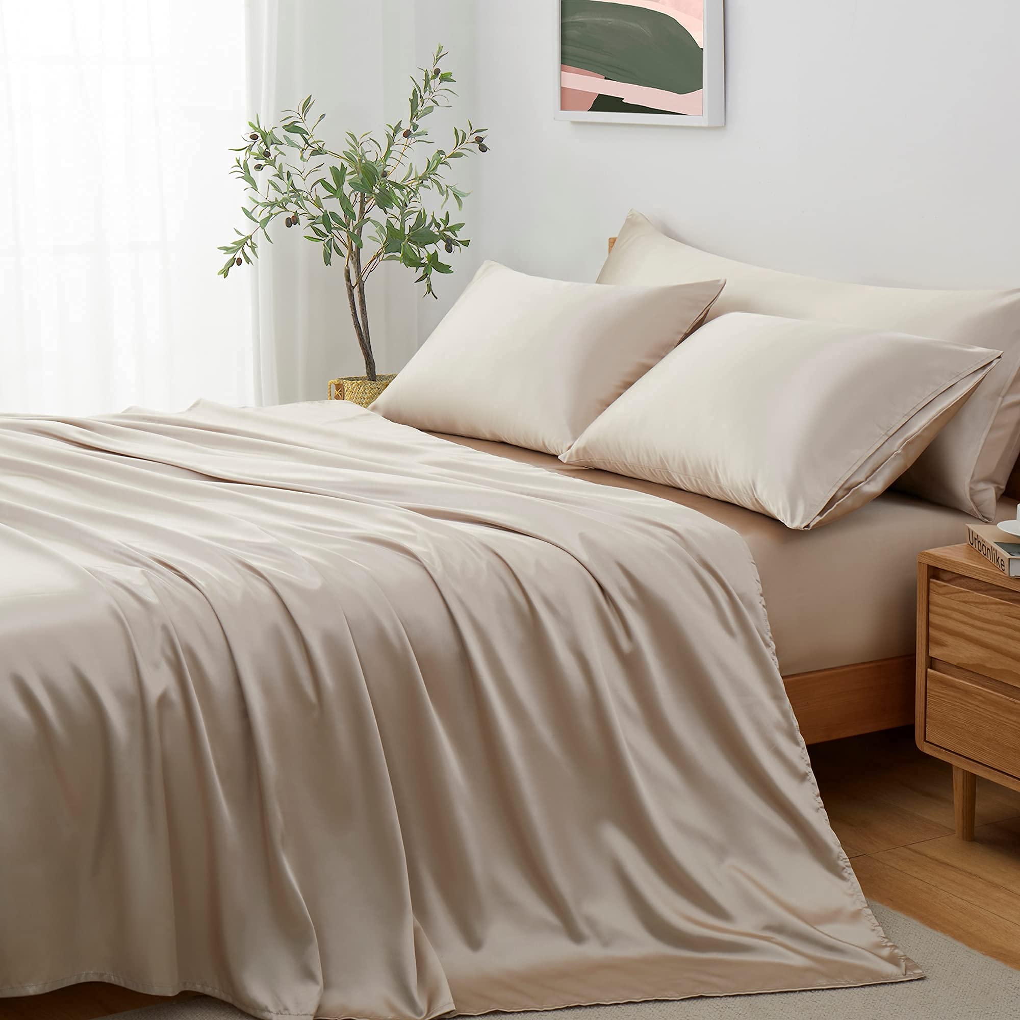 Entisn 4Pcs Silky Satin Sheets Set - Twin Size Luxury Bedding in Khaki, Ultra Soft & Breathable Satin Fabric - Includes 1 Fitted Sheet, 1 Flat Sheet & 2 Pillowcases - Perfect for Bedroom, Guest Room, Dorm or Hotel Use