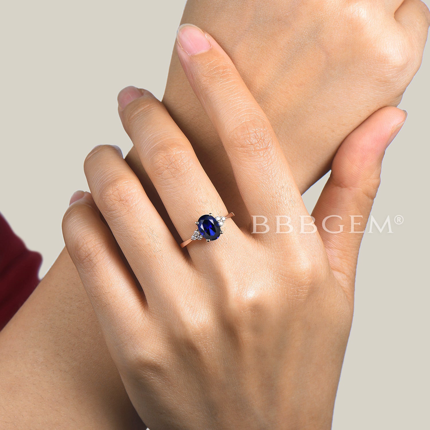 6x8mm Blue Oval Lab-Created Sapphire & Moissanite Three Stone Ring in Yellow Gold – Perfect for Engagement, Anniversary & Wedding Jewelry Gifts