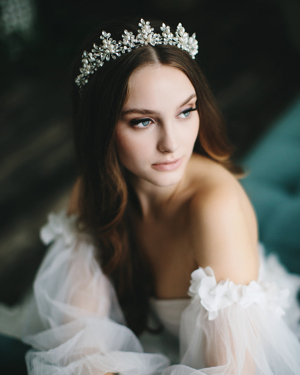 Elegant Pearl Crown for Women - Vintage Bridal Tiara Headpiece for Weddings, Prom, Pageants & Special Occasions