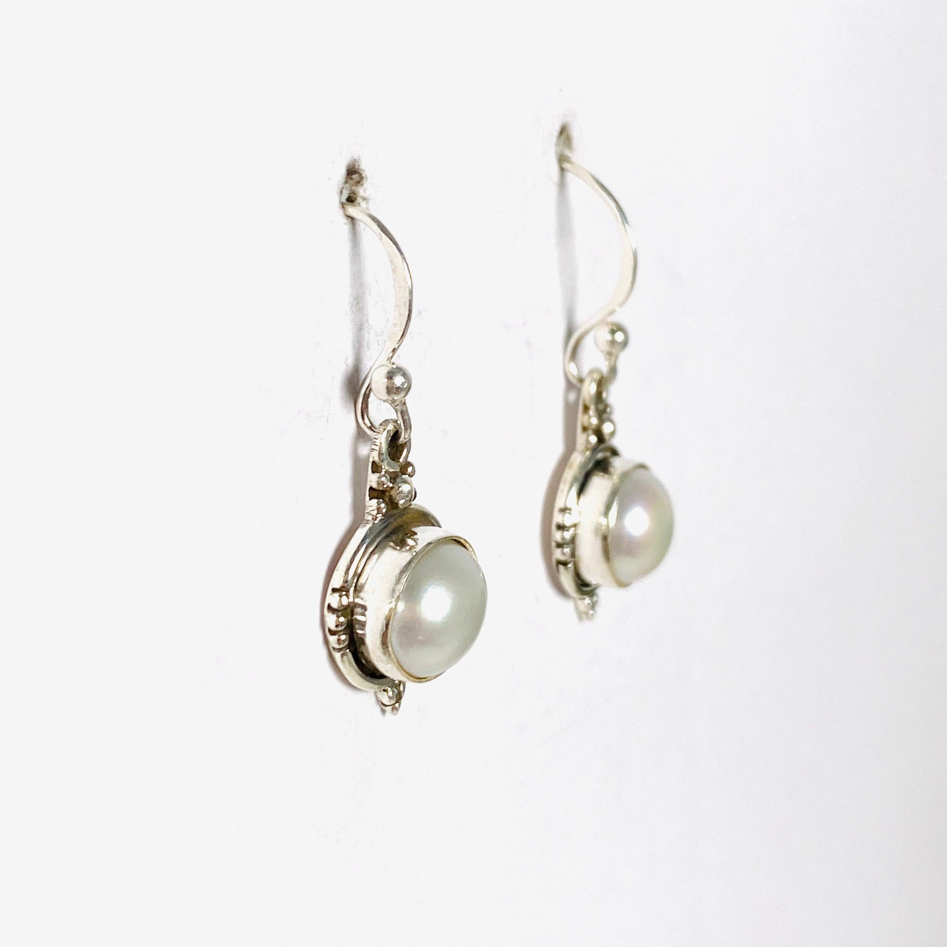 Elegant Pearl Round Earrings with Silver Detailing E2696 - Perfect for Weddings, Parties & Special Occasions