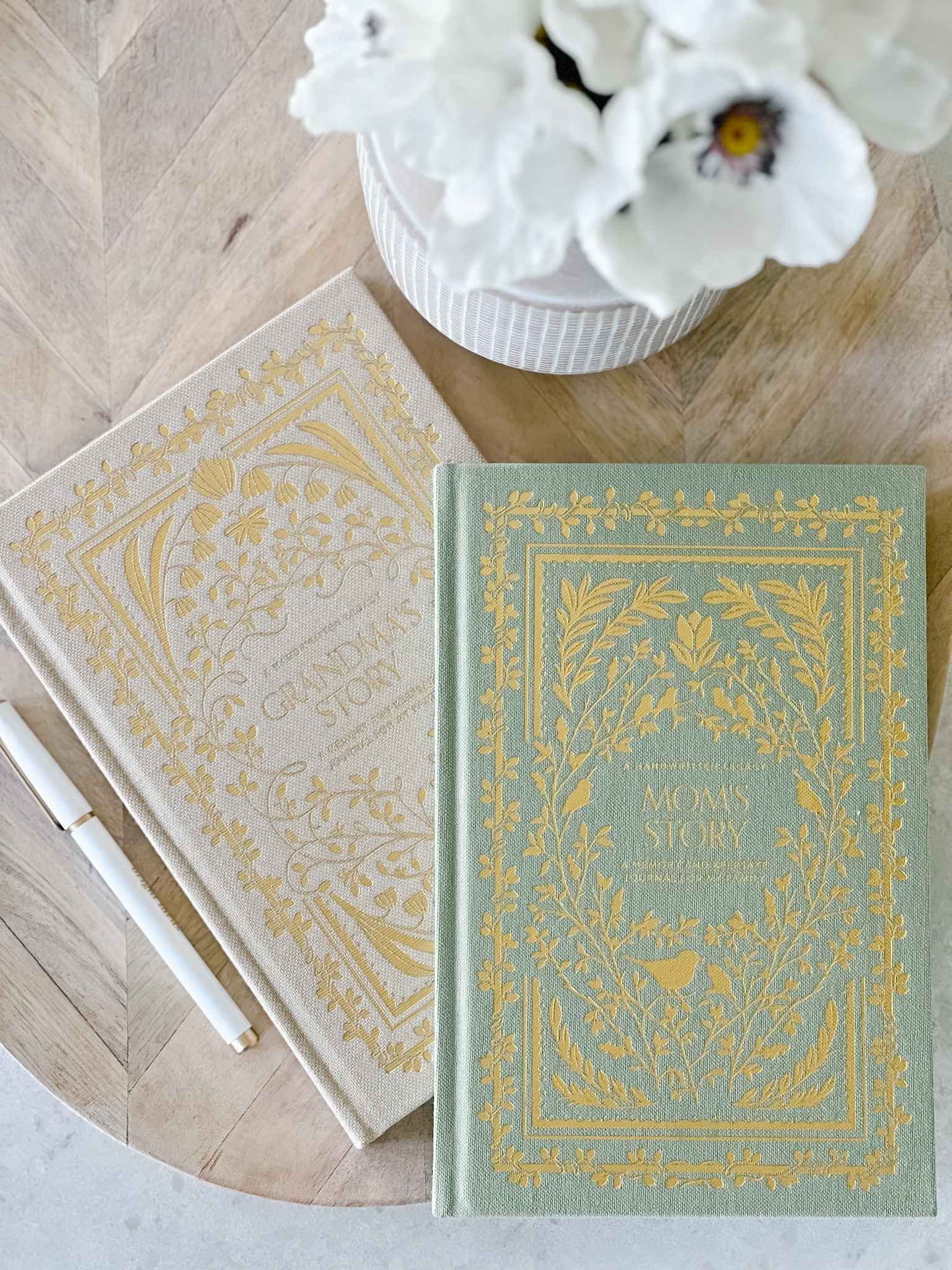 Mom's Story Keepsake Memory Book - Cherish Family Memories & Milestones | Perfect for Mother's Day, Birthdays & Special Occasions
