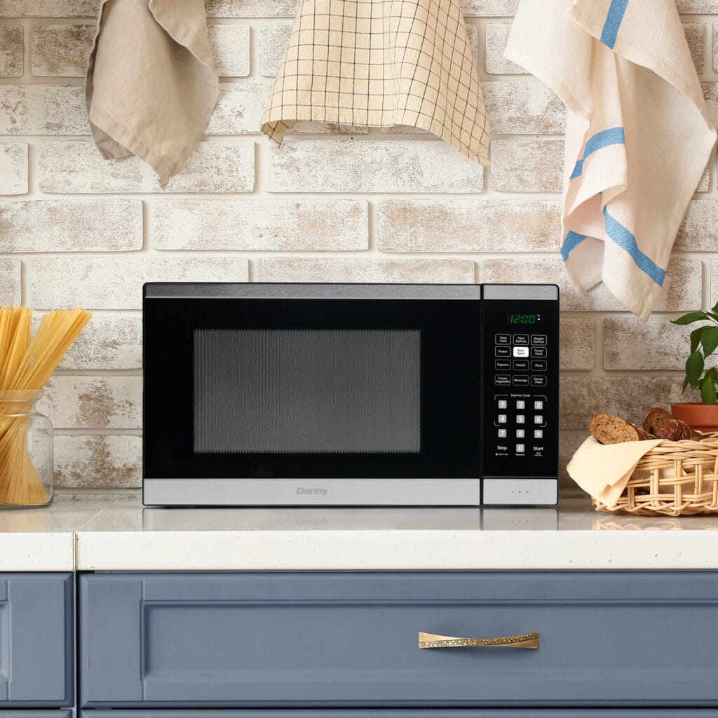 Danby DBMW0925BBS 0.9 cu. ft. Compact Countertop Microwave Oven - Black Stainless Steel - Perfect for Dorms, Offices & Small Kitchens