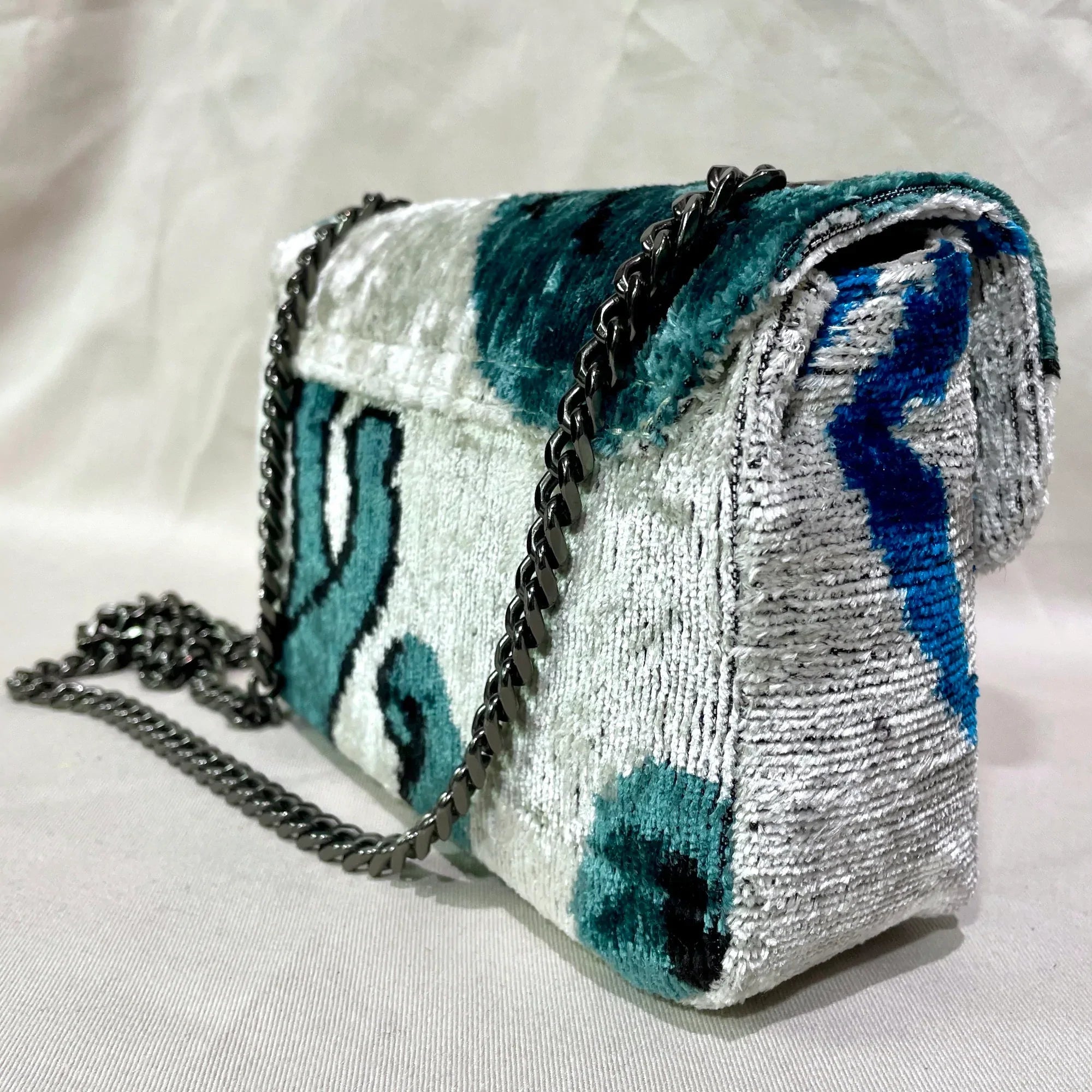 Stylish Ikat Coco Bag for Women - Boho Beach Tote with Adjustable Straps - Perfect for Vacation, Shopping & Summer Outings
