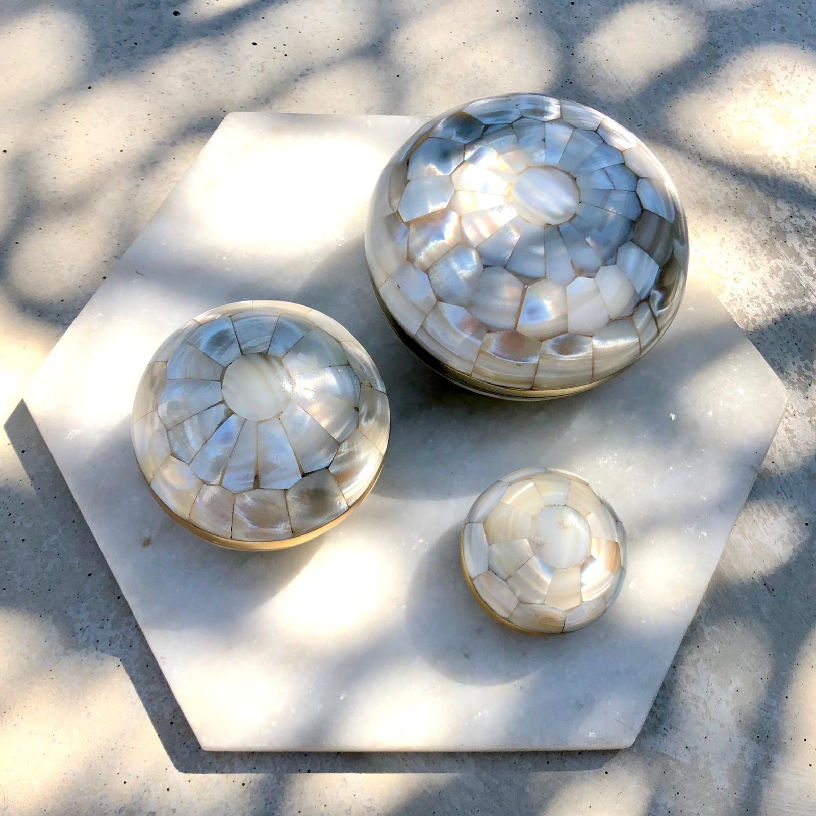 Large Mother of Pearl Trinket Box - Elegant Jewelry Storage Organizer for Rings, Earrings & Small Treasures - Perfect for Vanity, Dresser or Gift Giving