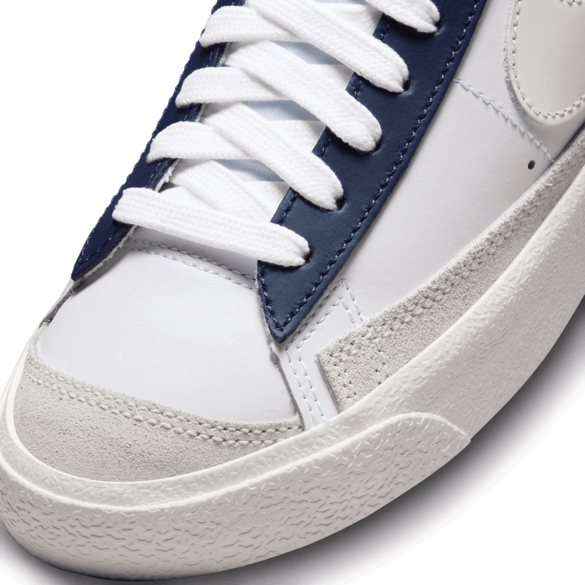 Kids' Blazer Mid '77 Sneakers with UV Color Change - Stylish & Durable for School, Sports & Casual Wear