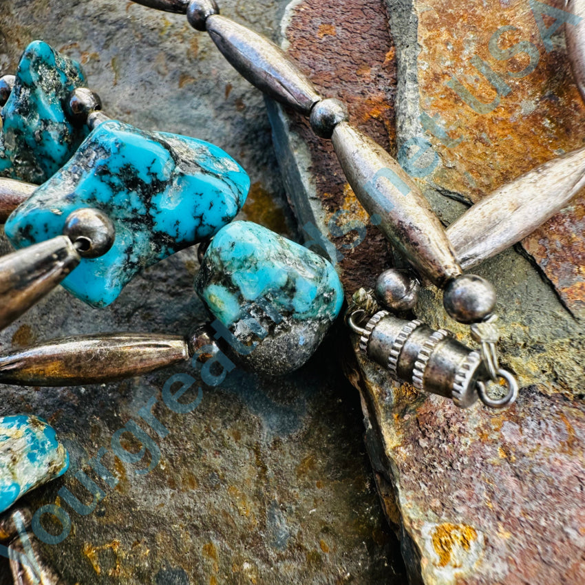 Vintage 1970s Navajo Bench Bead & Turquoise Necklace - Handmade Native American Jewelry for Women - Perfect for Boho Fashion, Western Style & Special Occasions