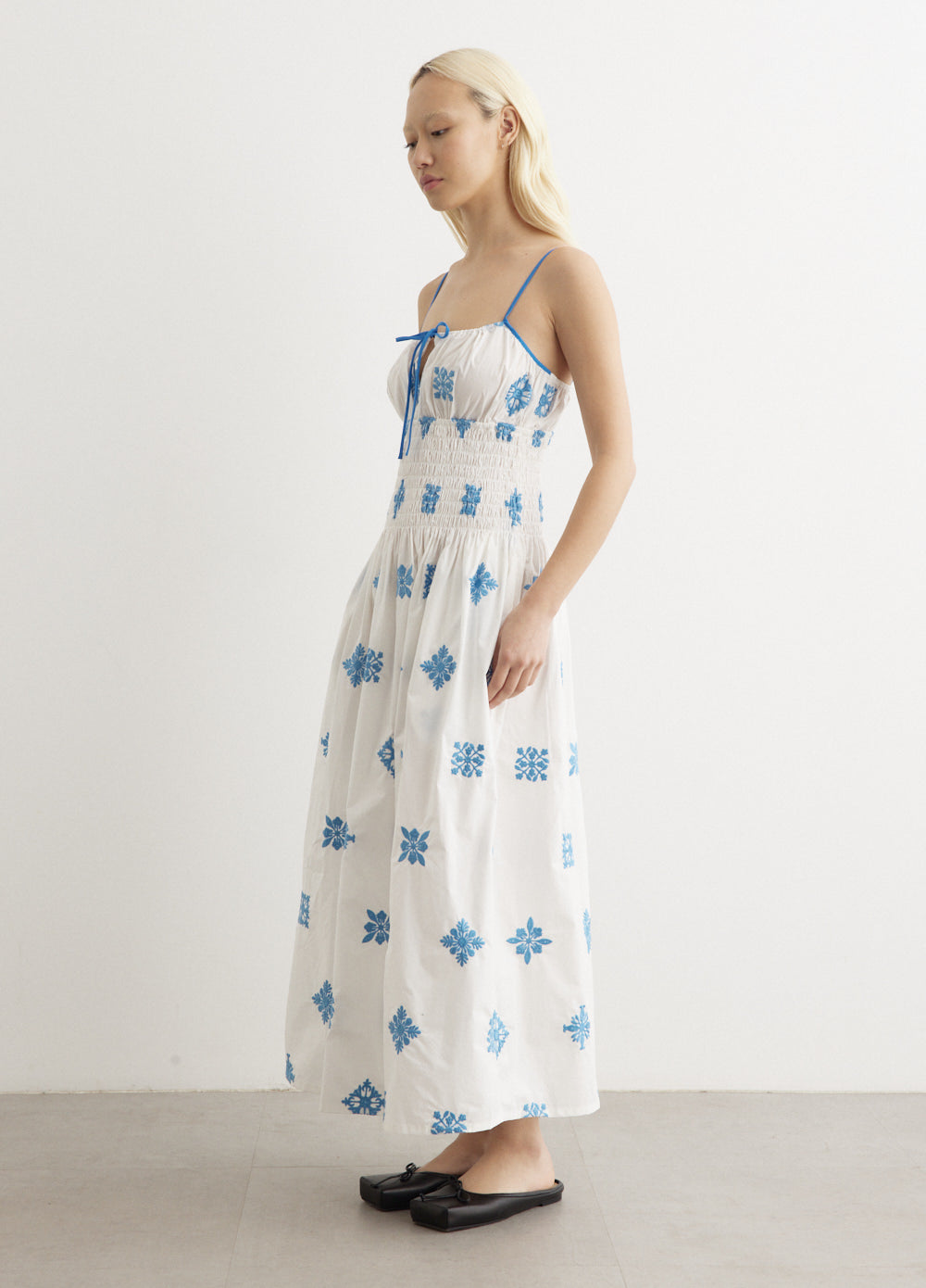 Barbara Dress Sky Blue - Elegant Women's Casual Summer Dress for Outdoor Events & Parties | Flowy A-Line Midi Dress with Short Sleeves