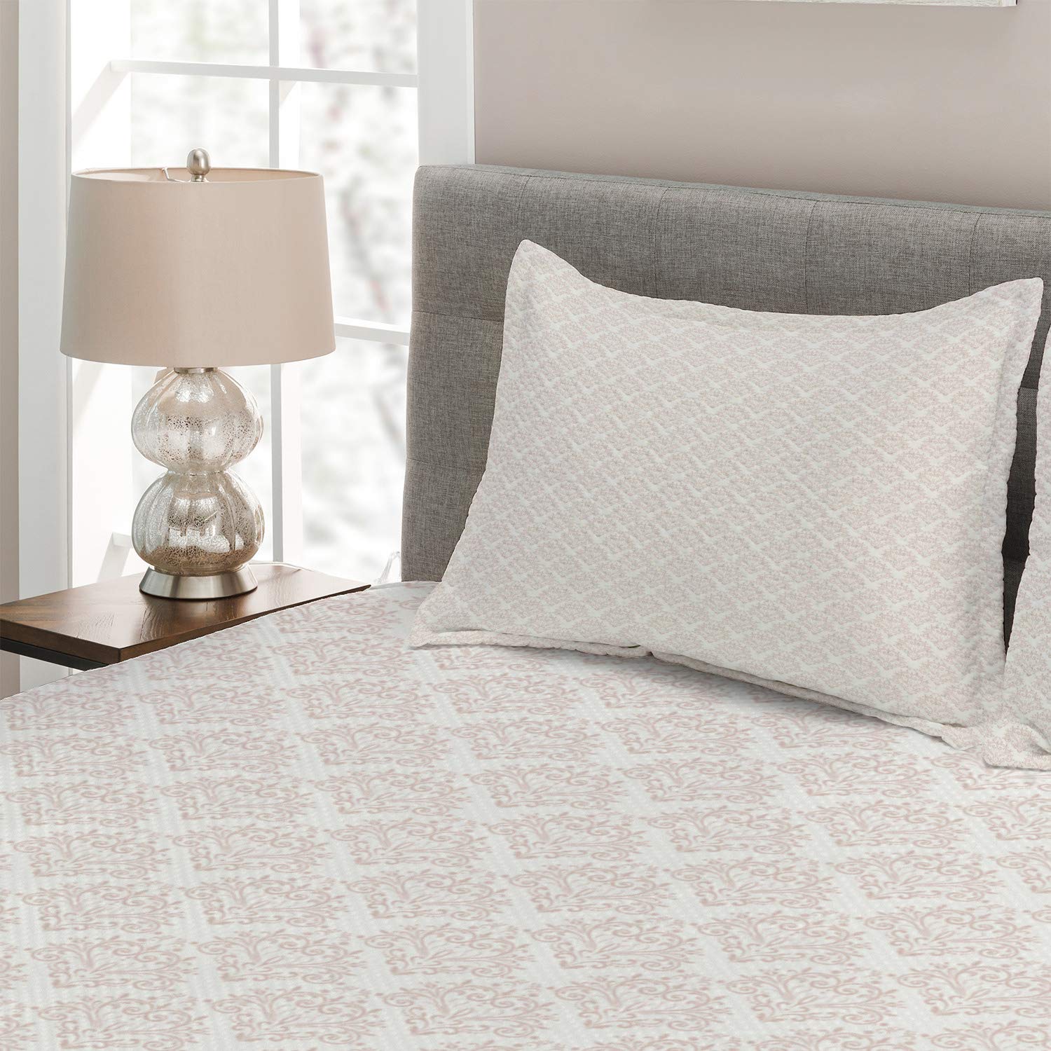 Ambesonne Damask Coverlet - Monochrome Royal Ornaments Quilted Bedspread Set with 2 Pillow Shams, King Size in Pale Eggshell & White | Elegant Bedroom Decor for Master Suite, Guest Room & Luxury Hotels