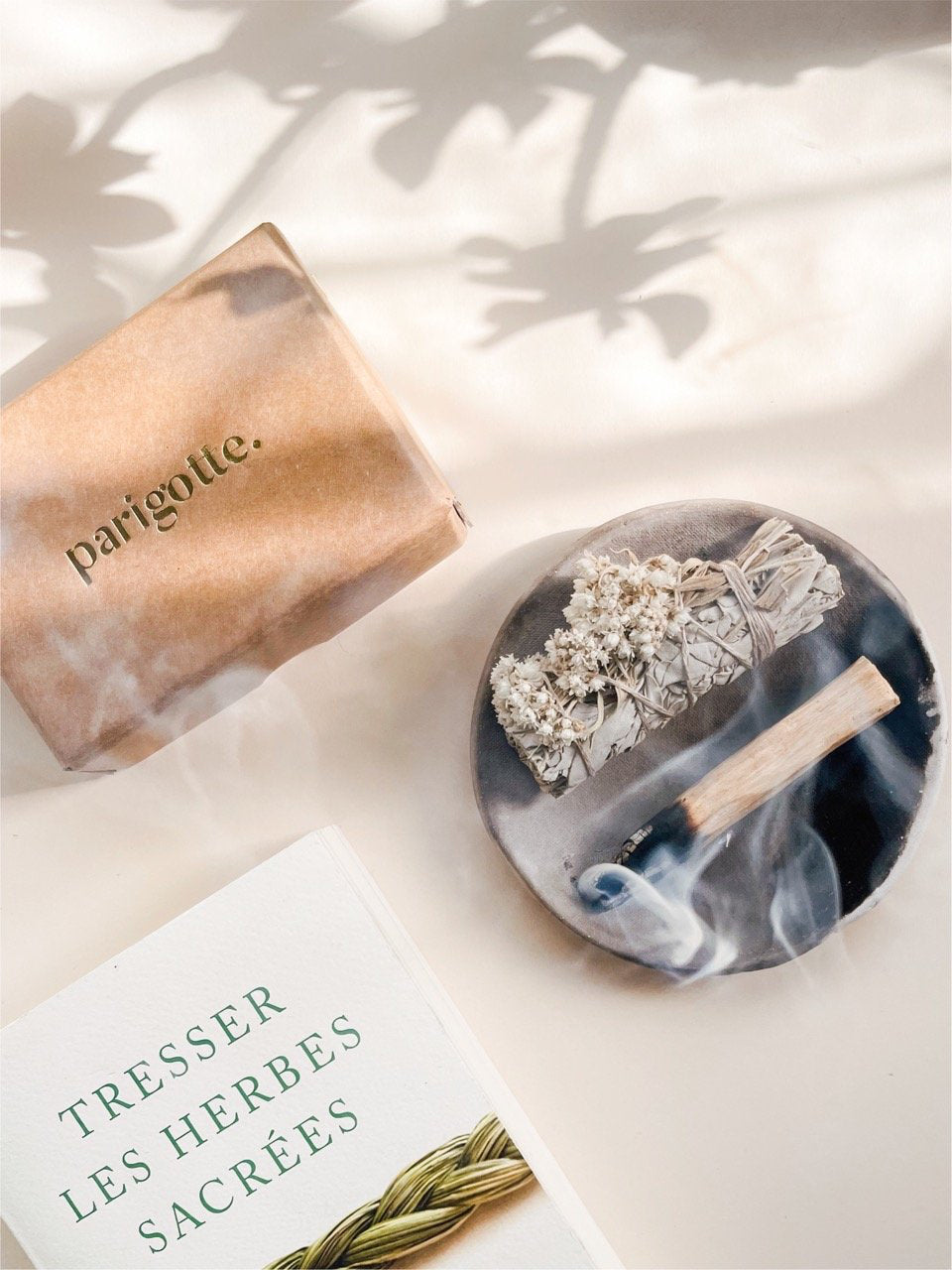 Parigotte Palo Santo Box - 7 Natural Incense Sticks for Meditation, Yoga & Aromatherapy | Spiritual Cleansing & Relaxation