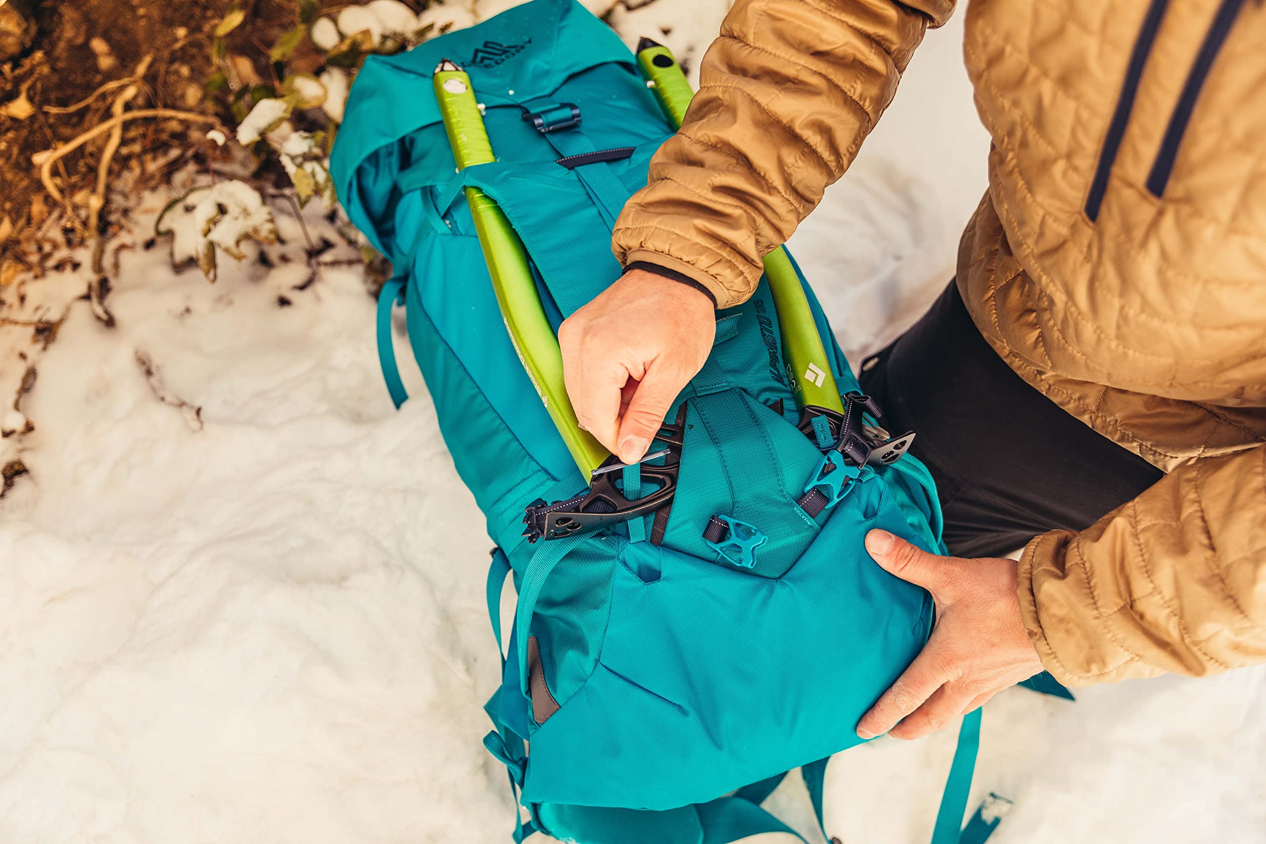 Gregory Mountain Products Alpinisto 50 SM Backpack - Lightweight Hiking & Climbing Pack for Outdoor Adventures (Crevasse Blue) - Perfect for Trekking, Mountaineering & Camping Trips