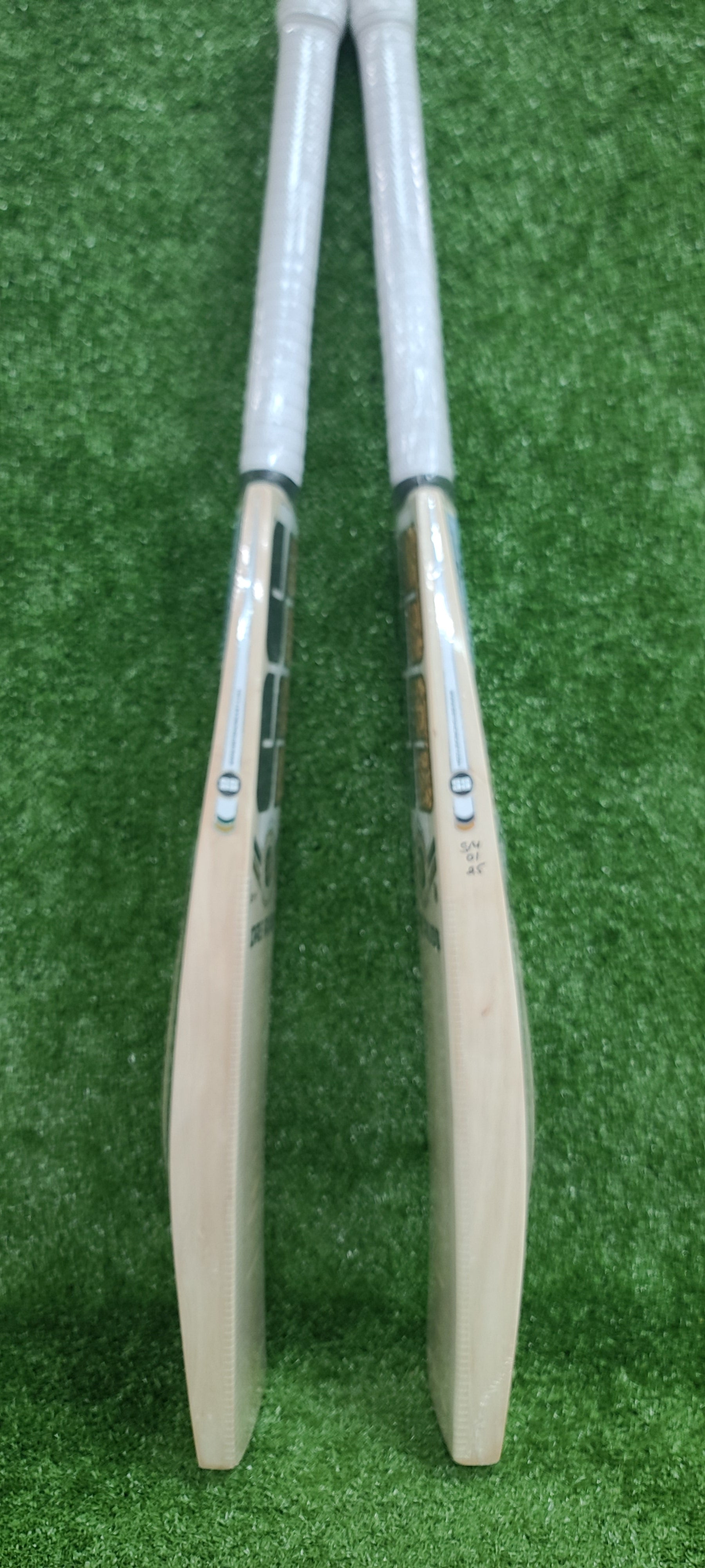 Andre Russell Kashmir Willow Cricket Bat - Premium Cricket Bat for Power Hitting, Practice & Matches - Perfect for Cricket Enthusiasts & Professional Players
