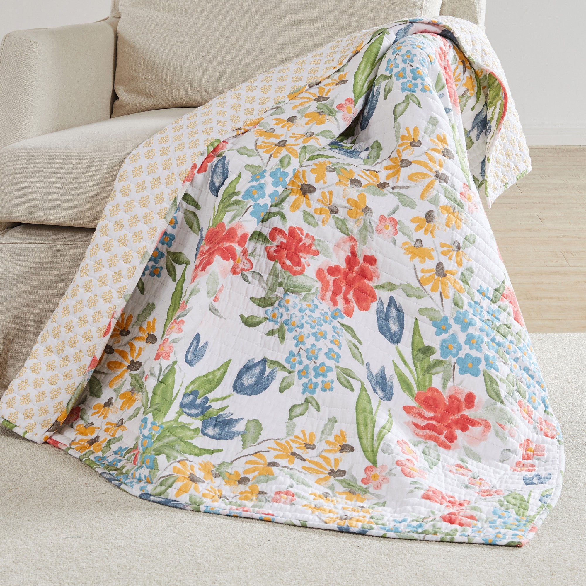 Radella Quilted Throw Blanket - Soft Cozy Bedspread for Couch, Bed & Sofa - Perfect for Winter Nights, Movie Time & Home Decor