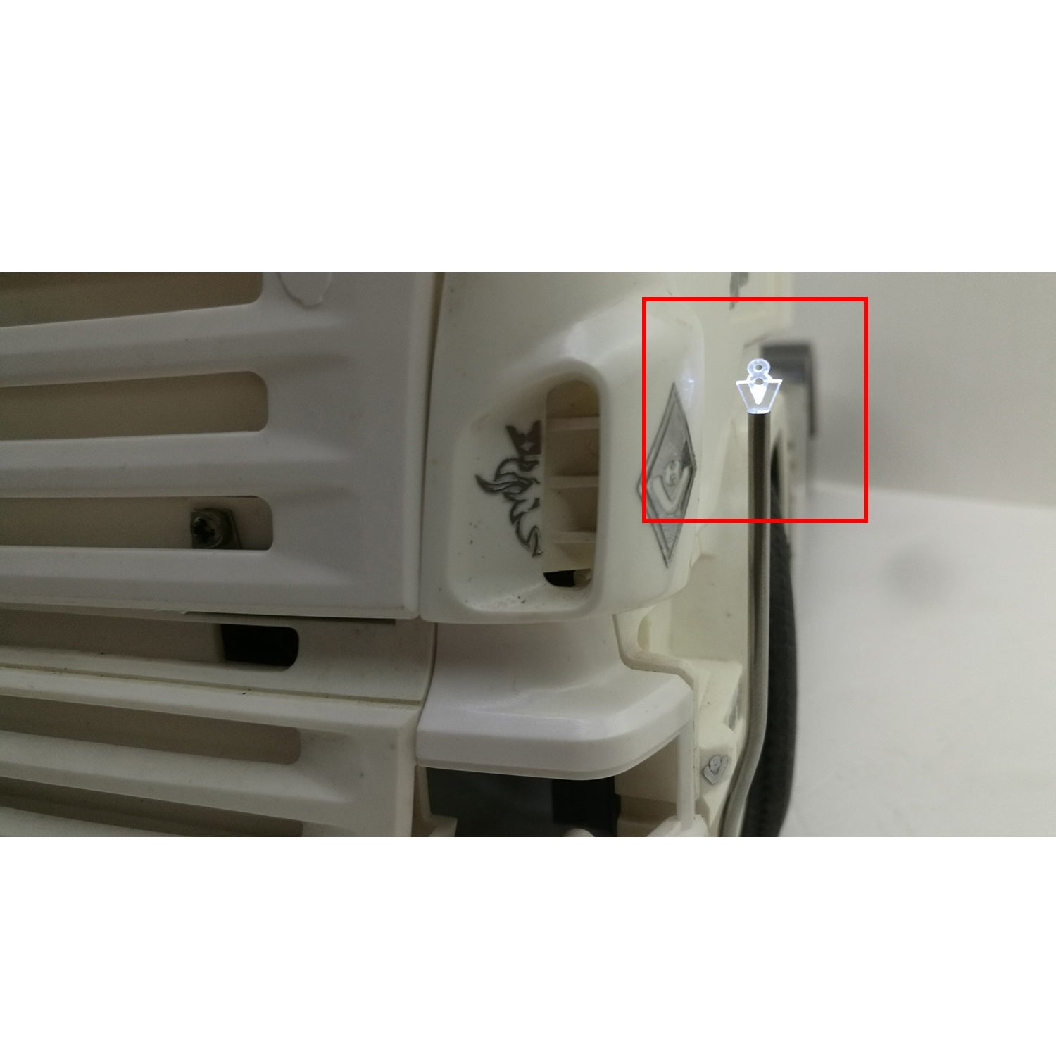 Universal LED V8 Position Light Left Right Spare Parts for Tamiya 1/14 R620 R730 RC Tractor Truck - Compatible with Radio Control Models - Perfect for Night Driving & Off-Road RC Adventures