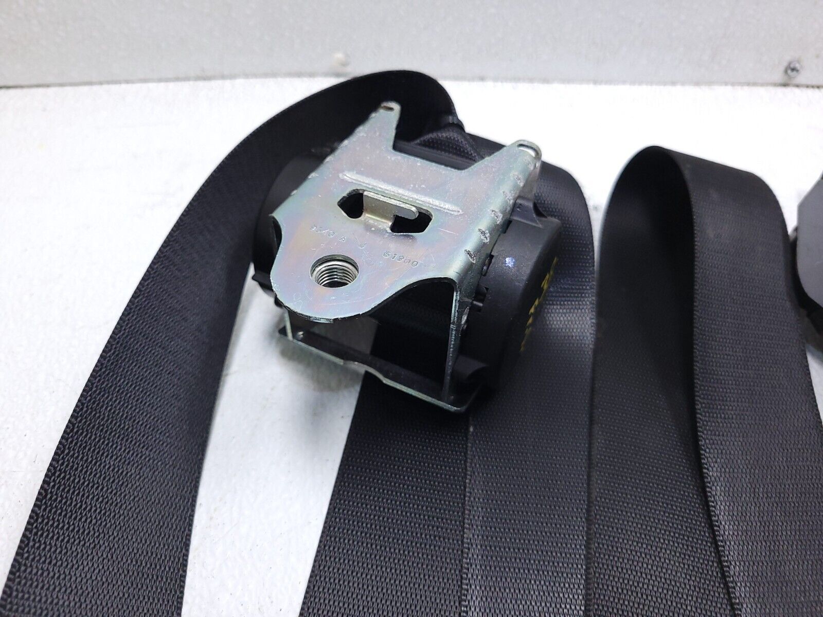 2006-2011 Mercedes ML500 Front Seat Belt Retractor Left Driver Side OEM Replacement Part - Perfect for Car Safety Repair & Maintenance