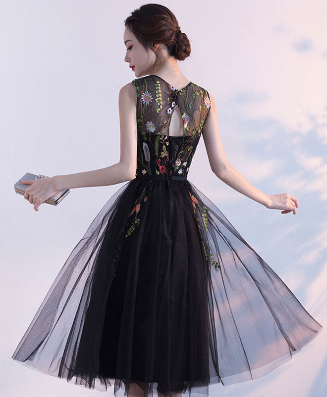 Elegant Black Round Neck Lace Tulle Short Prom Dress - Sexy Evening Party Gown for Homecoming, Cocktail, Formal Events & Special Occasions