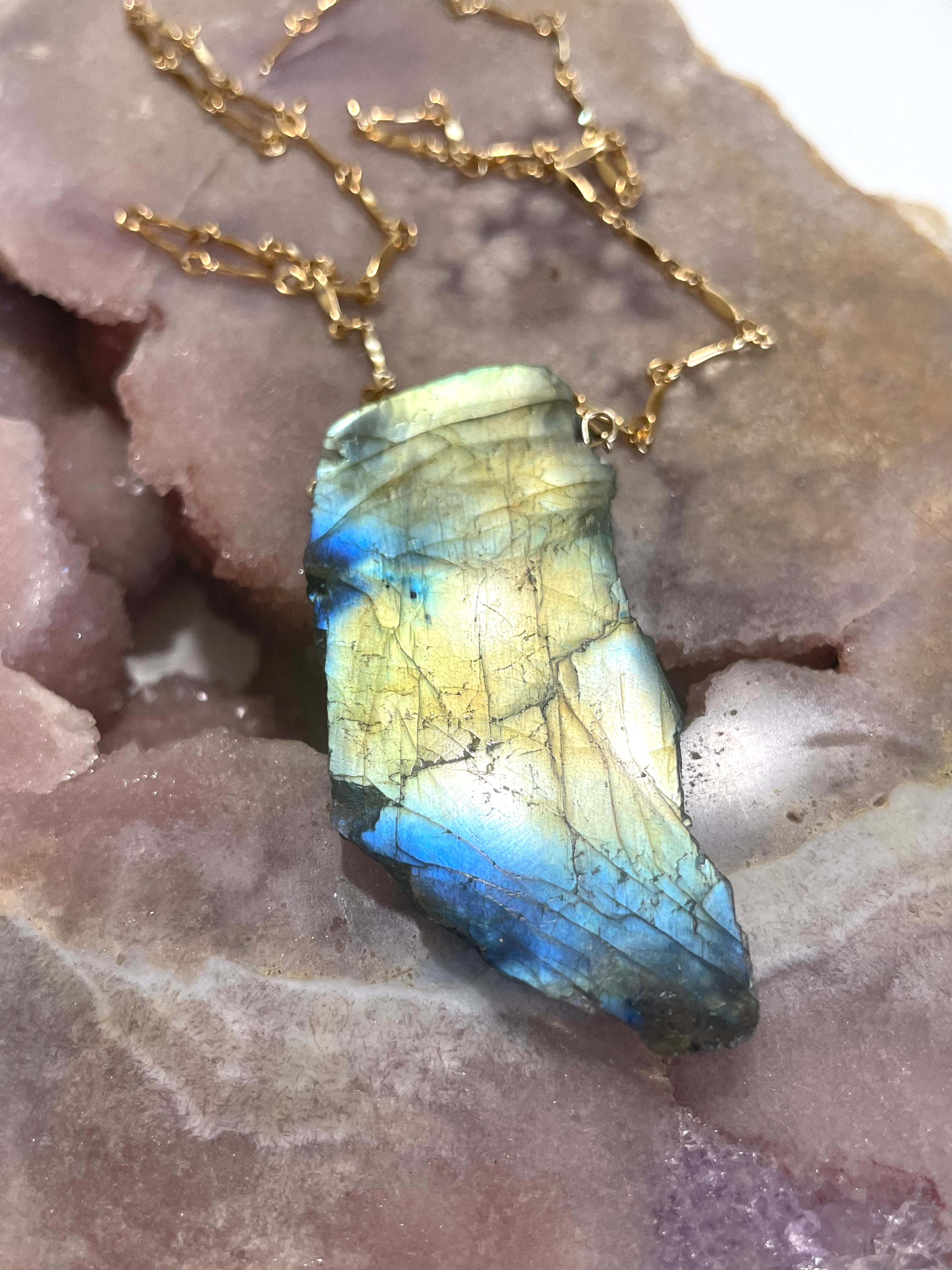 Stunning Large Labradorite Statement Necklace for Women – Elegant Healing Crystal Jewelry for Spiritual Protection & Energy Balance | Perfect for Meditation, Yoga, Boho Fashion & Special Occasions