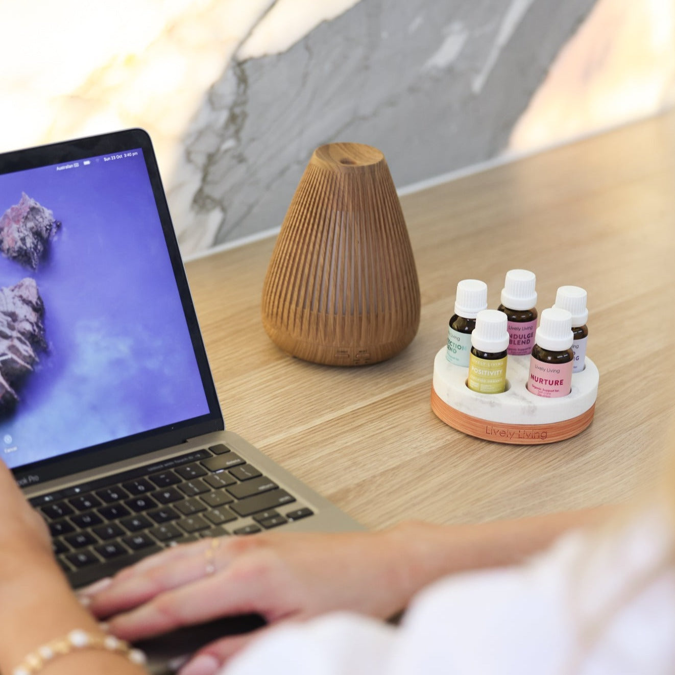 Premium Aroma Flare Essential Oil Diffuser - Ultrasonic Cool Mist Humidifier for Home, Office, Yoga & Spa - 300ml Water Tank, 7 LED Color Changing Lights, Auto Shut-Off, Quiet Operation - Perfect for Aromatherapy, Relaxation & Better Sleep