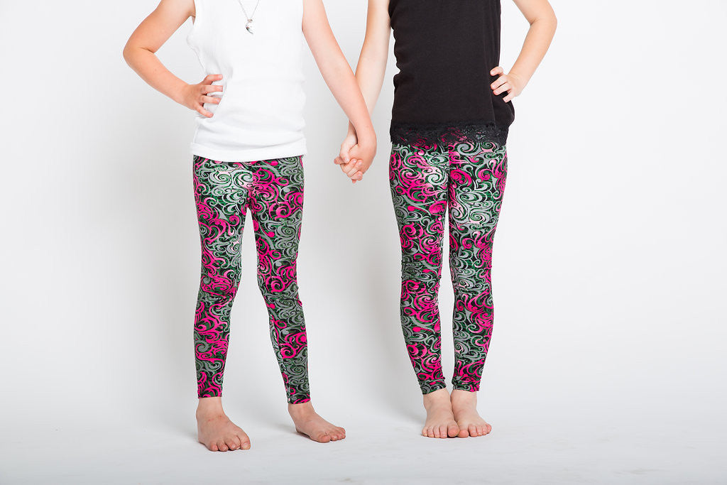 Sweet Swirl Kids S/M - Adorable Swirl Print T-Shirt for Boys & Girls - Perfect for School, Playdates & Family Outings