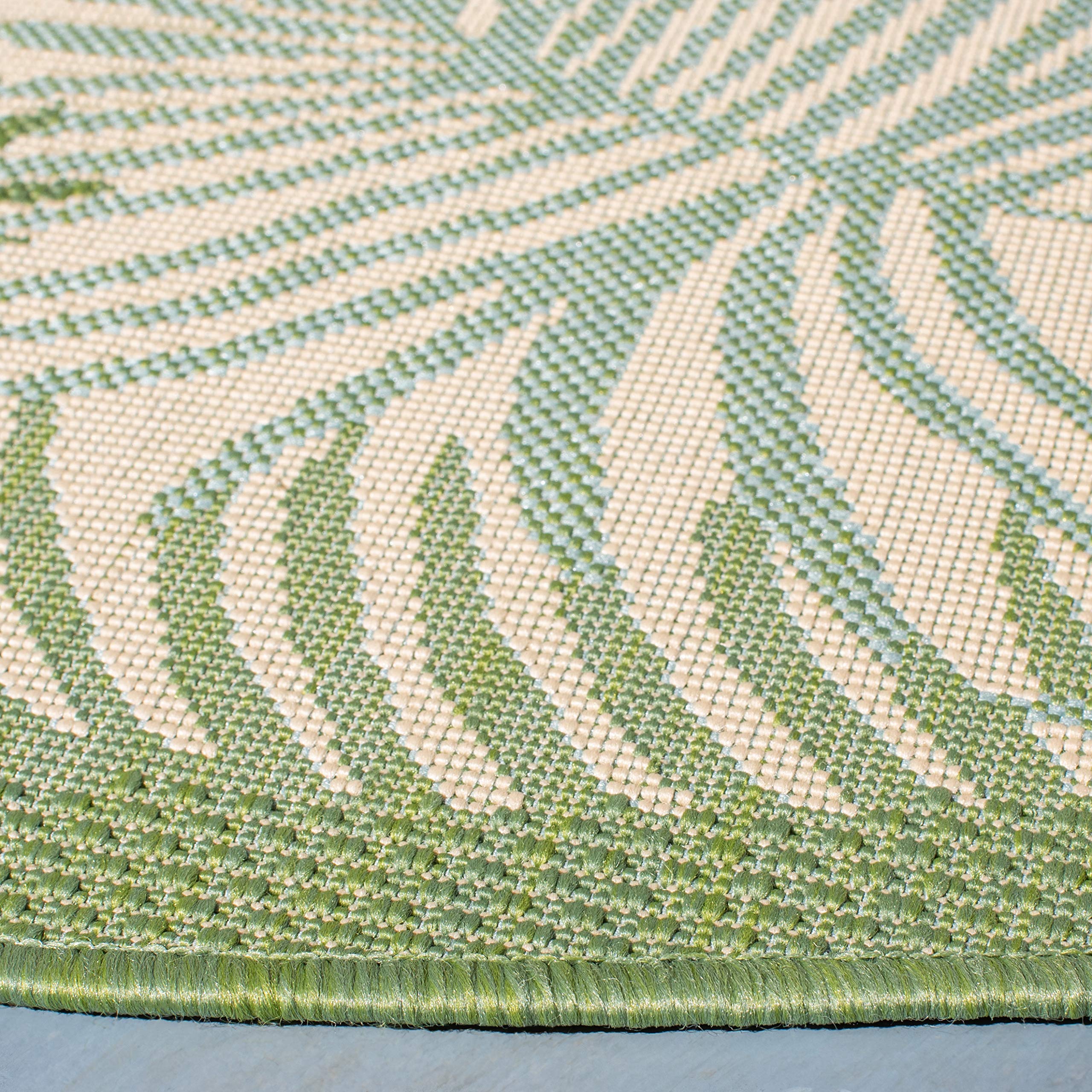 SAFAVIEH Courtyard Collection 6'7