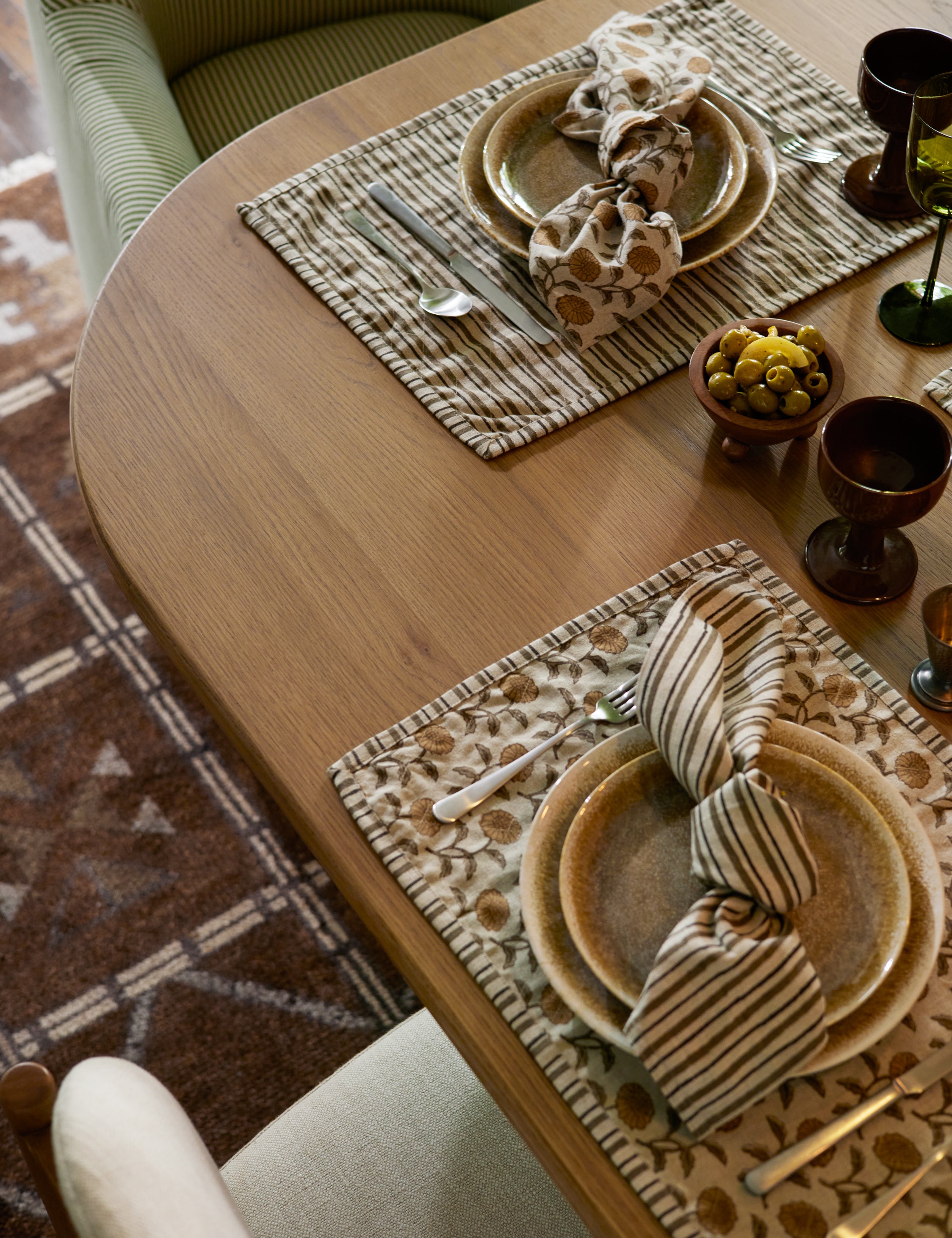 Reversible Linen Placemats Set of 4 - Dori Washable Table Mats for Dining, Kitchen & Home Decor - Eco-Friendly & Stylish Table Setting Accessories