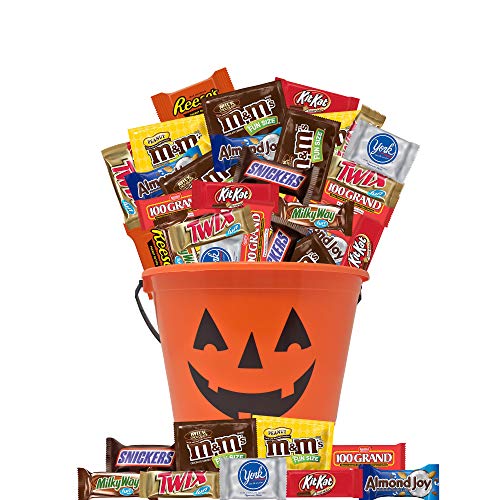 Halloween Chocolate Gift Basket for Kids - 2lb Variety Pack of Fun Size Chocolate Bars, Pumpkin-Themed Treats for Trick or Treating, Halloween Party Favors & Spooky Decorations | Perfect for Halloween Celebrations, Classroom Treats & Festive Home Decor