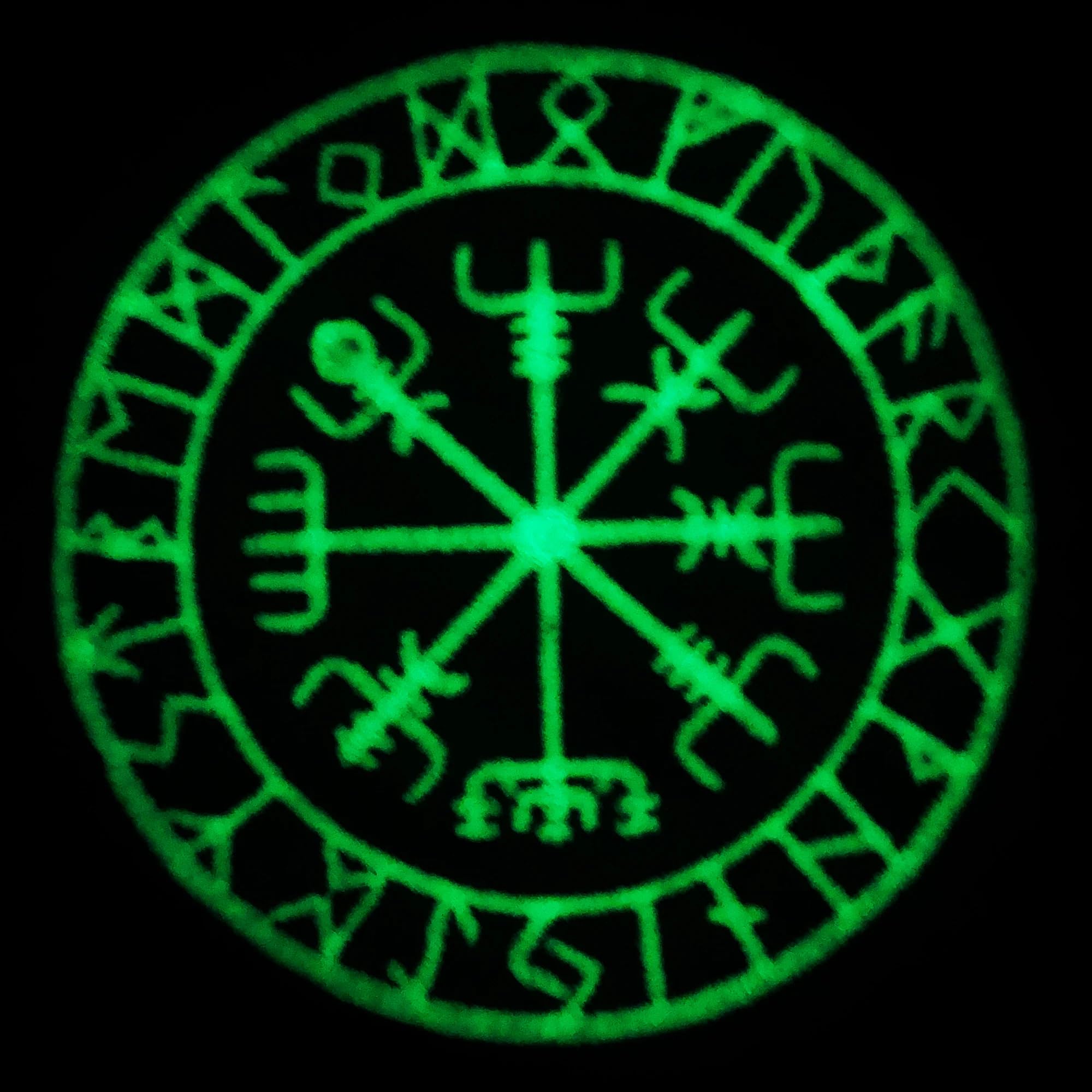 Viking Compass Glow in The Dark Iron On Patch - Nordic Sailor Embroidered Badge for Jackets, Backpacks & DIY Crafts | Perfect for Viking Lovers & Norse Mythology Fans