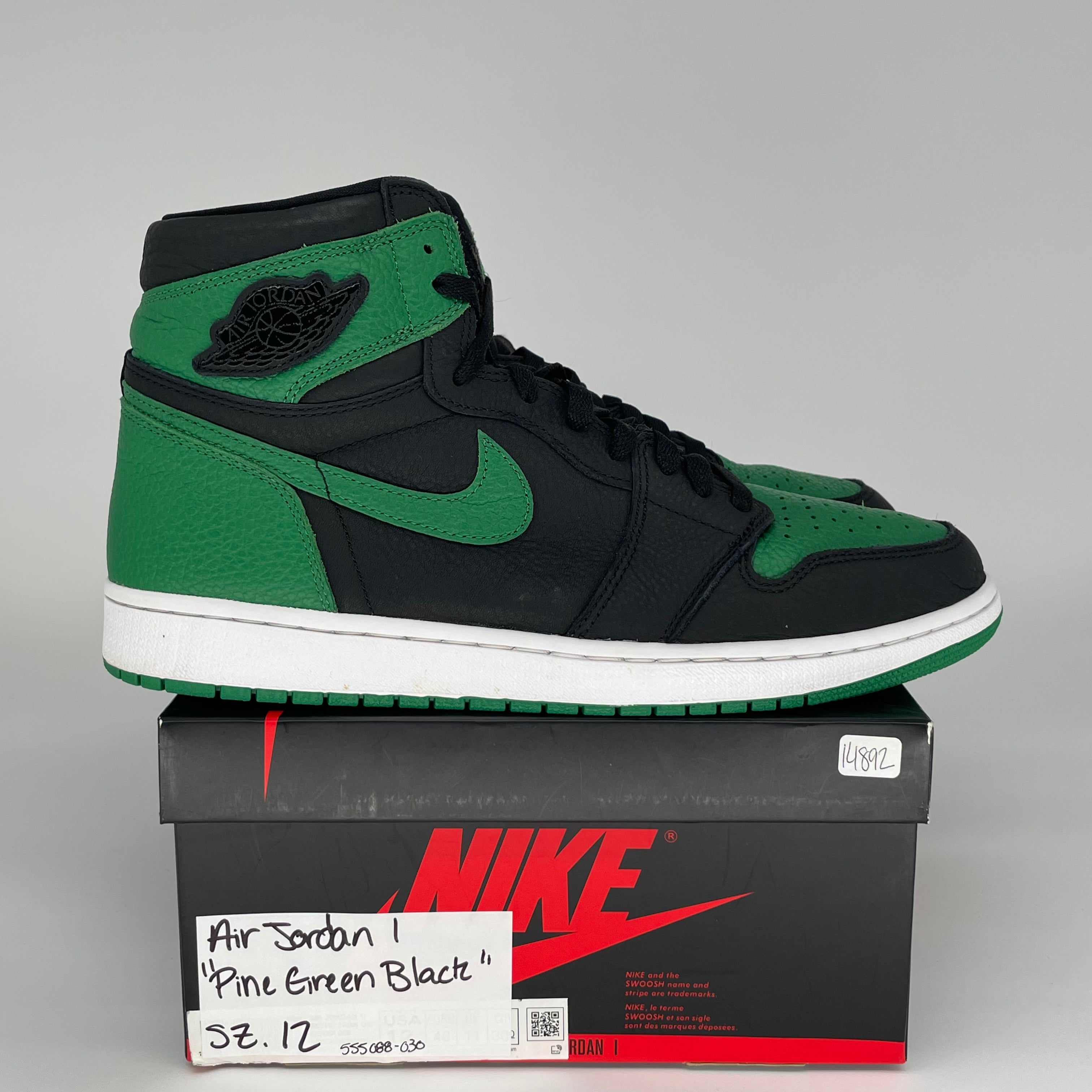 Air Jordan 1 Retro High OG Pine Green Black Men's Basketball Shoes Size 12 (555088-030) - Perfect for Sneaker Collectors & Streetwear Fashion