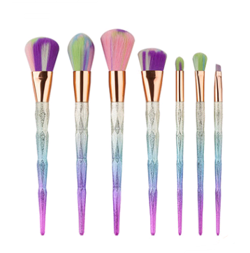 7-Piece Professional Makeup Brush Set with Diamond Foundation Brush - Soft Bristles for Flawless Makeup Application - Perfect for Contouring, Blending & Everyday Beauty Routine