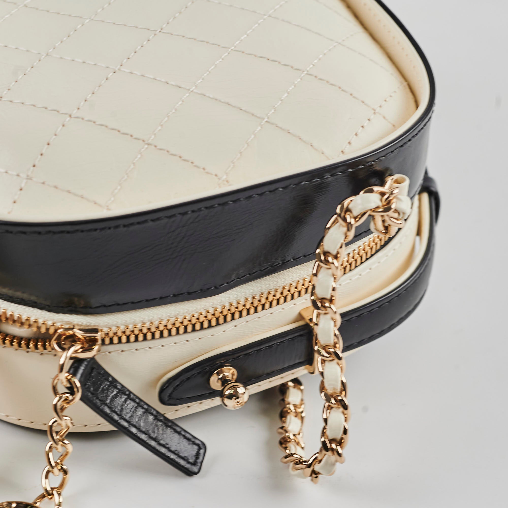 Chanel Round Vanity Case in Black & White - Luxury Cosmetic Bag for Travel & Everyday Use