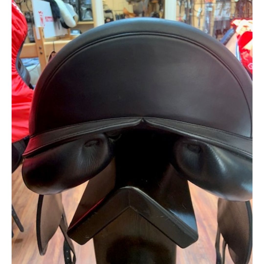 Equipe Olympia Dressage Consignment Saddle - Size 18