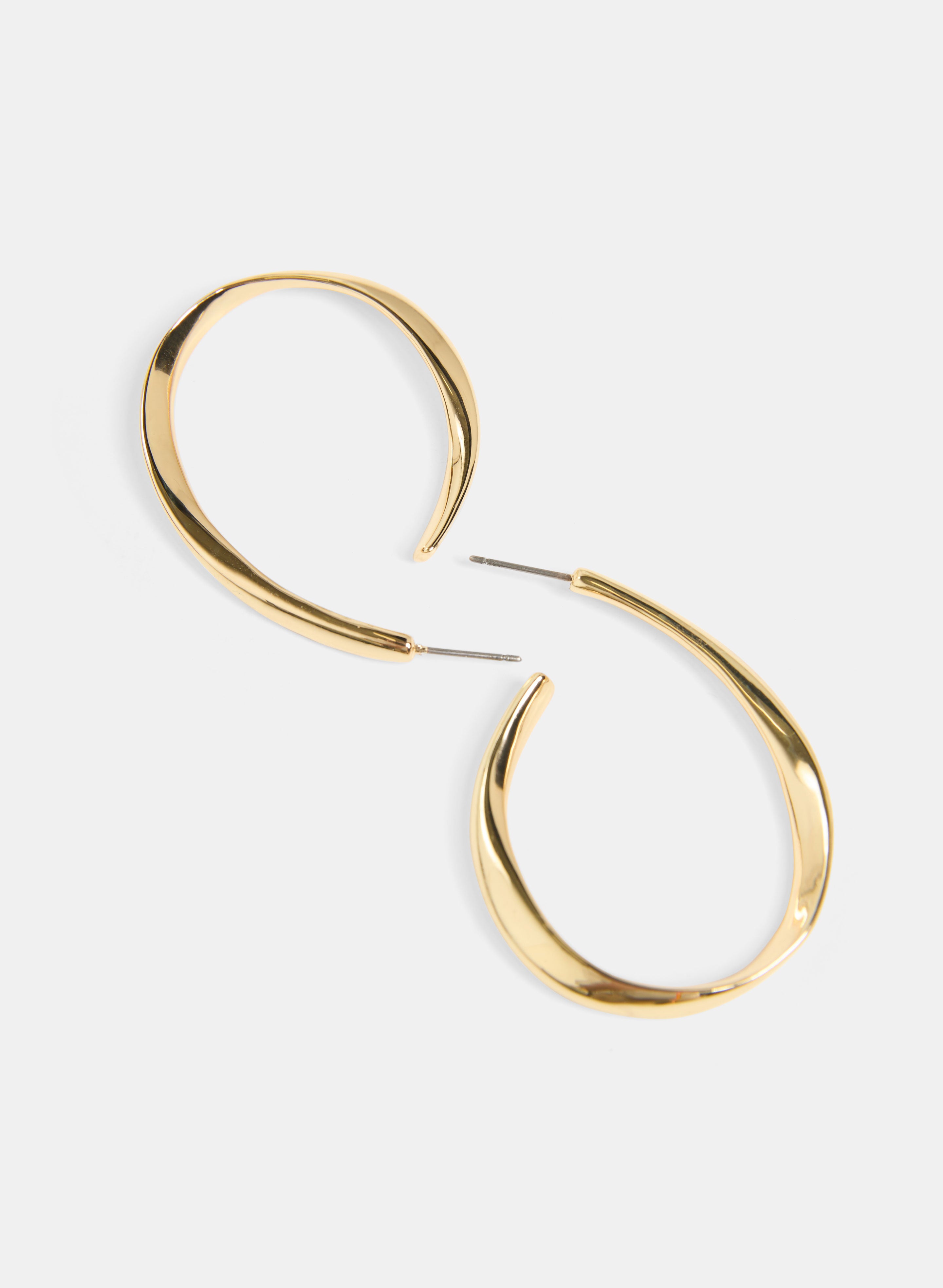 Elegant Curved Hoop Earrings for Women - 14K Gold Plated Dainty Huggie Hoops - Perfect for Everyday Wear, Parties & Gifts