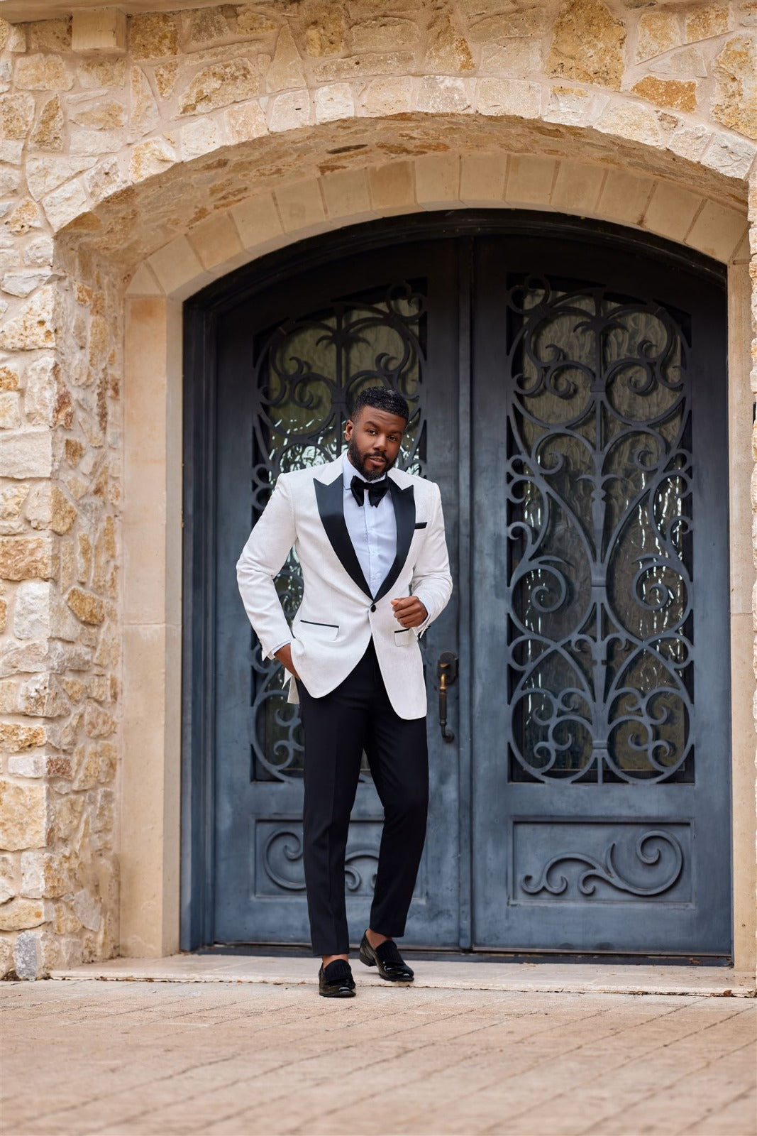Custom Tailored Black & White Peak Lapel Tuxedo Suit for Men - Elegant Formal Wear for Weddings, Prom & Black Tie Events