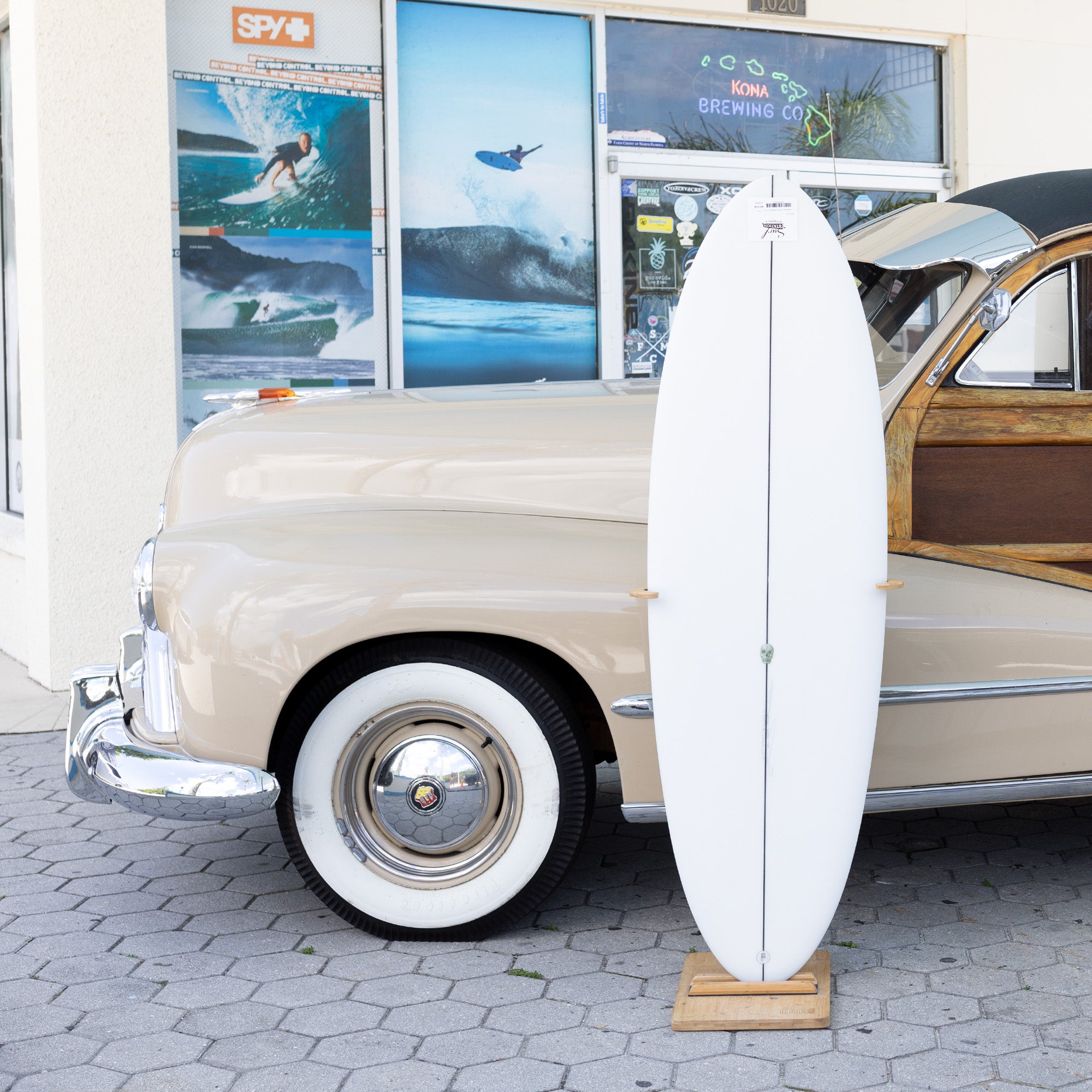 Christenson Hole Shot 5'6 Surfboard with FCS II Fin System - Perfect for Small to Medium Waves and Beach Surfing