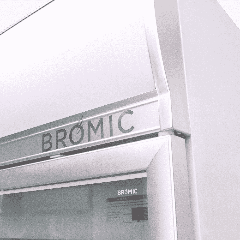 Bromic 976L Commercial Upright Display Refrigerator with Flat Glass Door & LED Lighting - Perfect for Supermarkets, Restaurants, and Convenience Stores