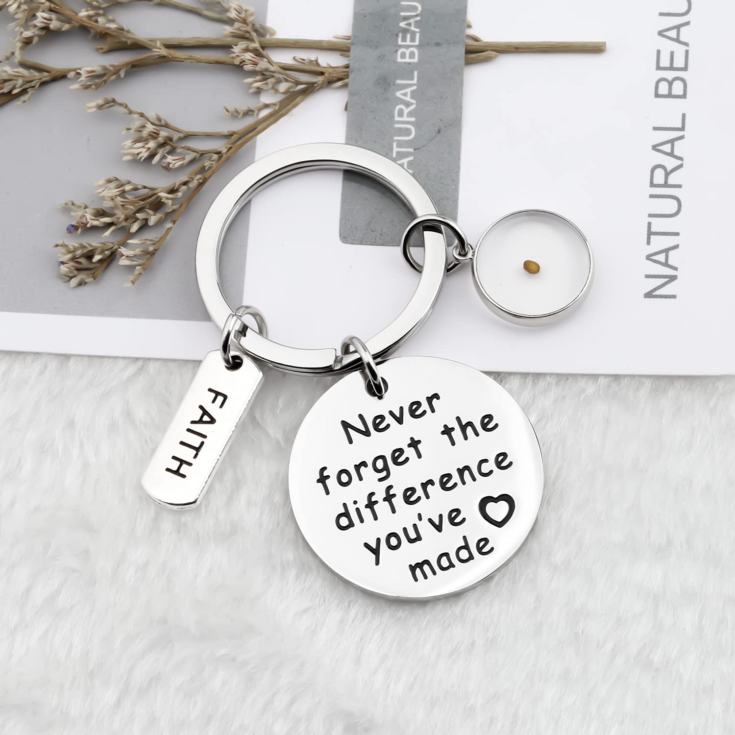 MYOSPARK Mustard Seed Keychain - Christian Religious Gift with Inspirational Message 'Never Forget The Difference You’ve Made' - Perfect for Baptisms, Weddings, Bible Study Groups & Daily Encouragement