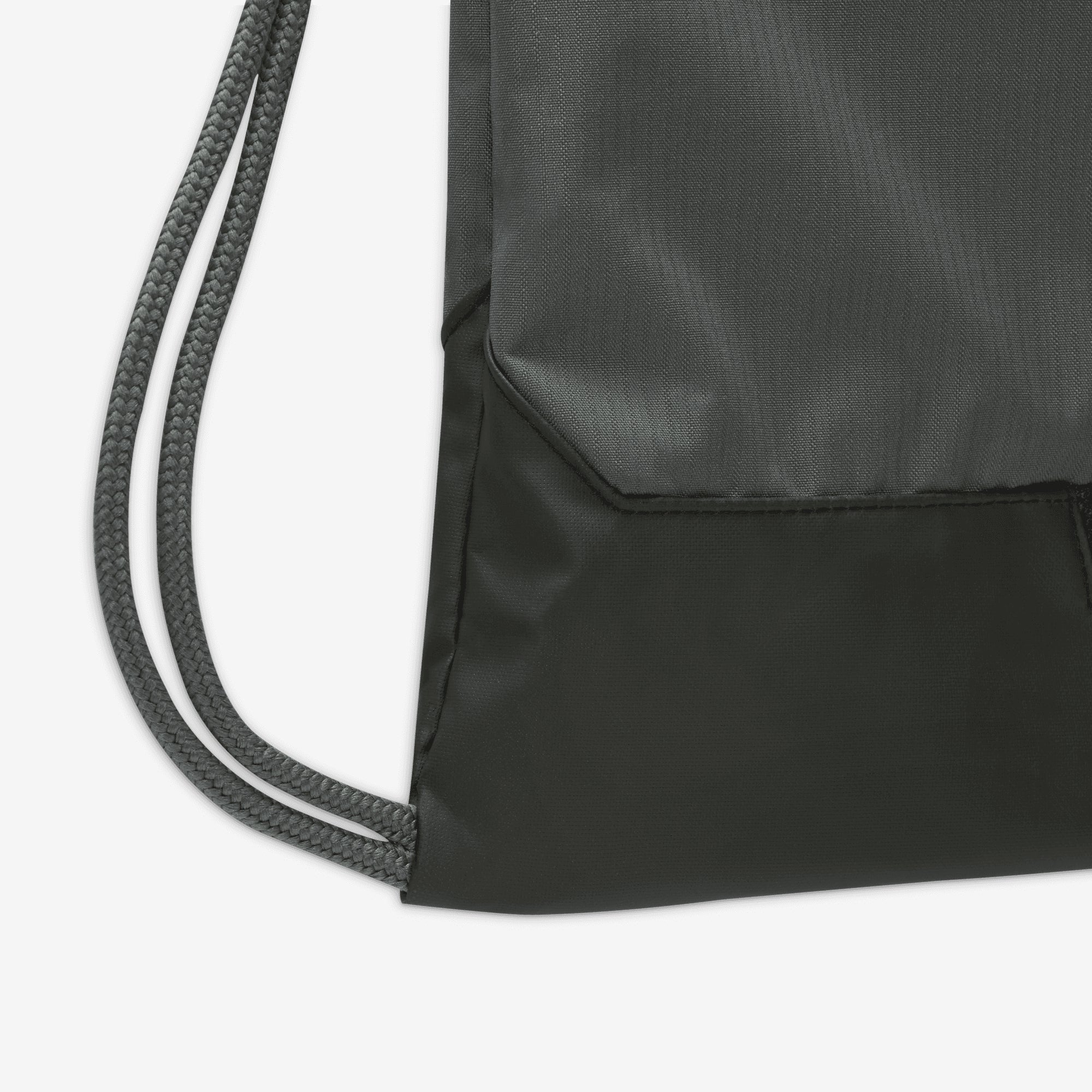 Nike Brasilia 9.5 Gym Duffel Bag for Men & Women - Large Sports Tote with Shoulder Strap - Perfect for Workout, Travel, Gym & Sports Equipment Storage