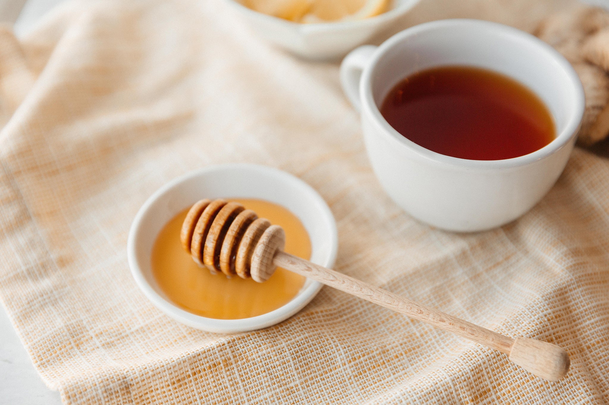 Premium Wooden Honey Dipper - Natural Beehive Honey Stirrer & Drizzler - Perfect for Tea, Coffee, Yogurt & Dessert Toppings
